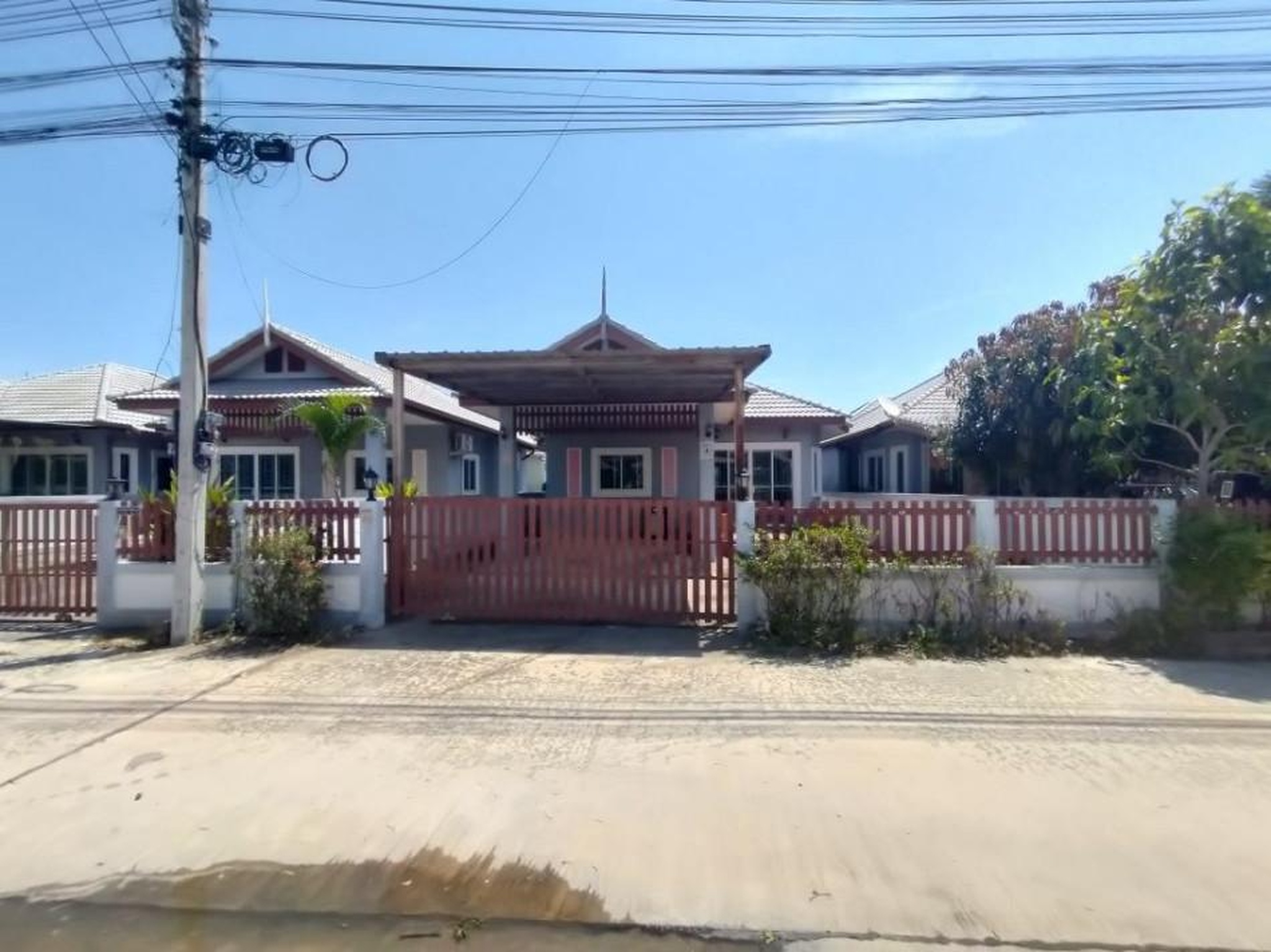 ทรัพย์สถาบันโดย GHB บ้านเดี่ยว โกลเด้นฟิลส์