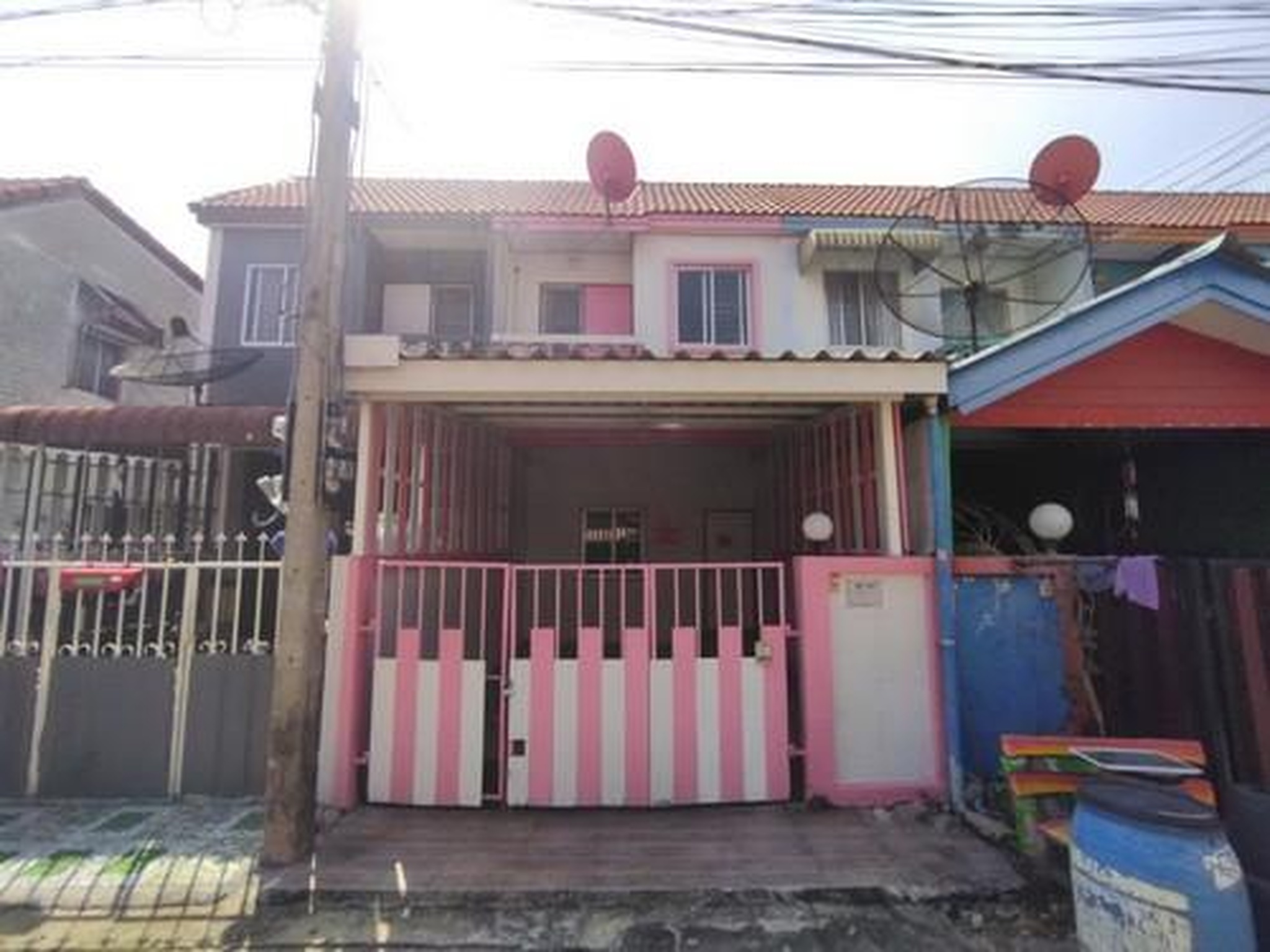ทรัพย์สถาบันโดย GHB ทาวน์เฮาส์ สามโคก ปทุมธานี