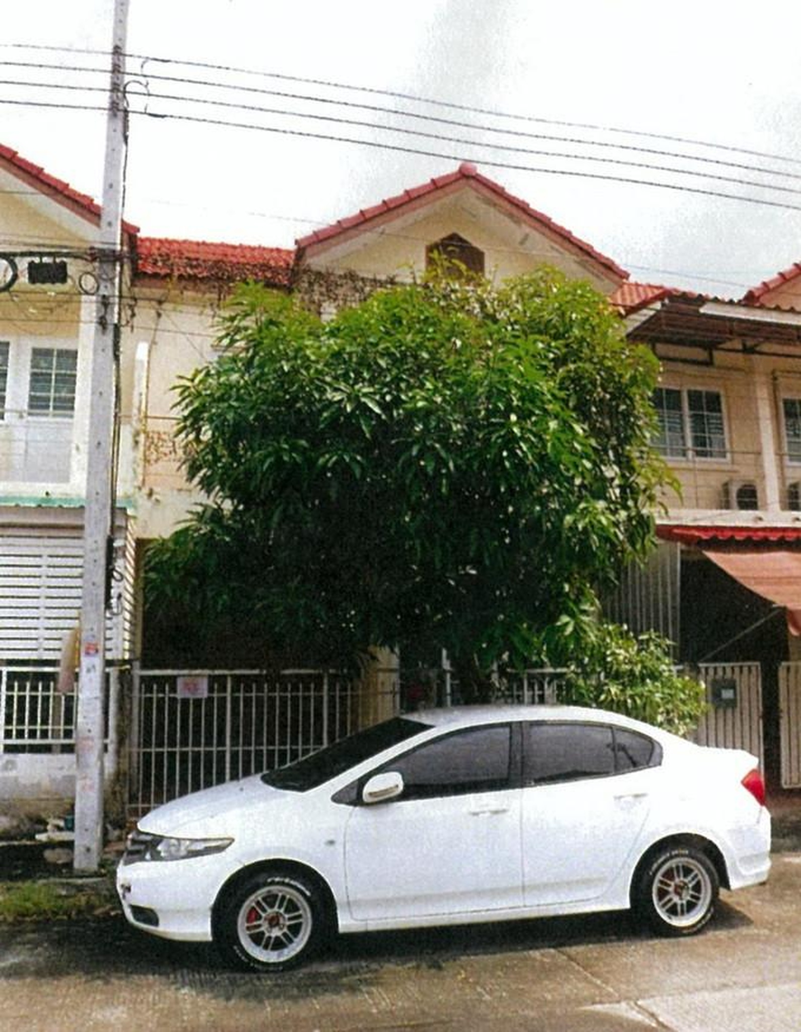 ทรัพย์สถาบันโดย GHB ทาวน์เฮาส์ เมืองสมุทรปราการ สม...