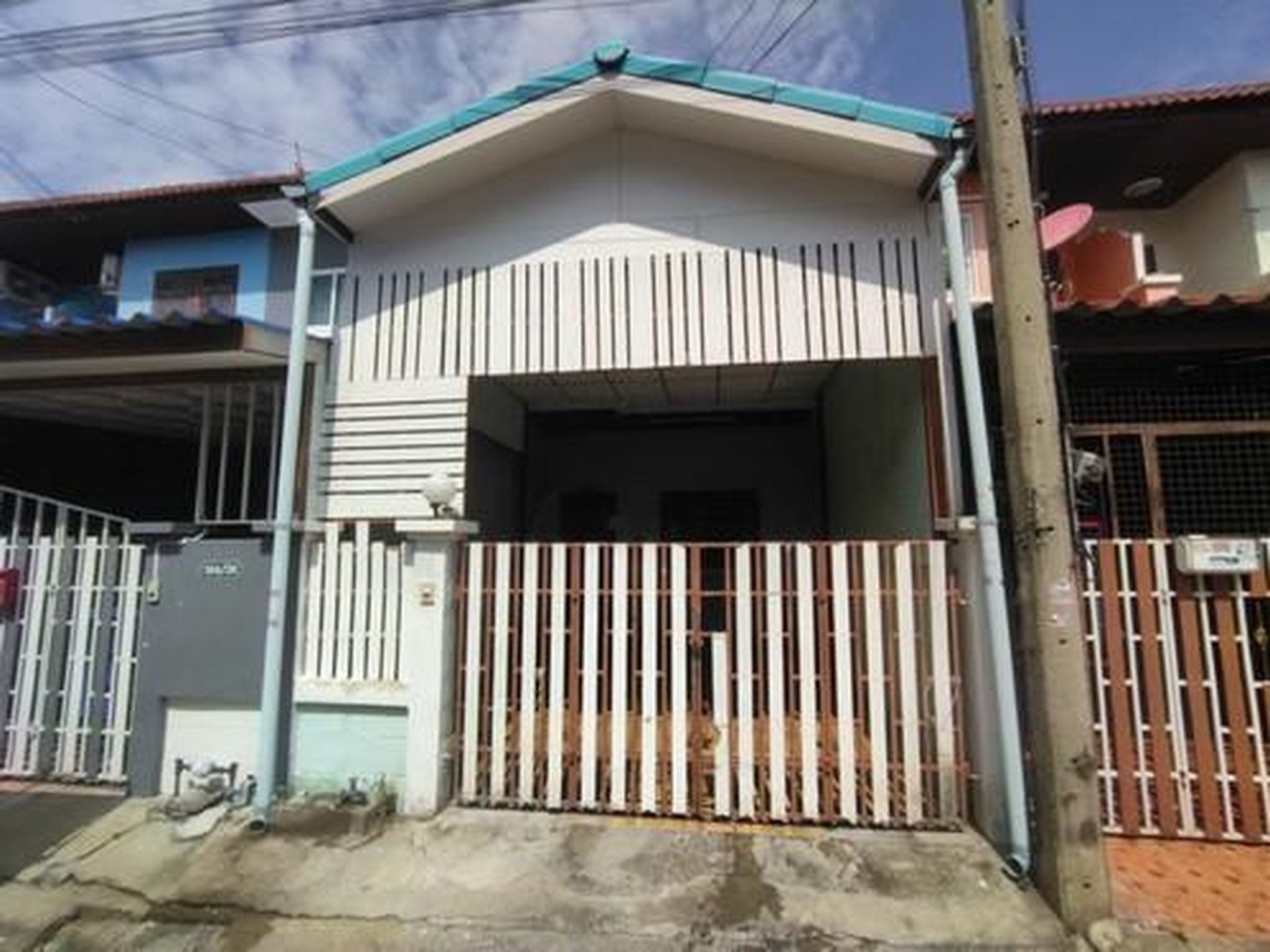 ทรัพย์สถาบันโดย GHB ทาวน์เฮาส์ ฉัตรไพลิน ลาดหลุมแก้ว (Chatrapailin Latlumkaew)