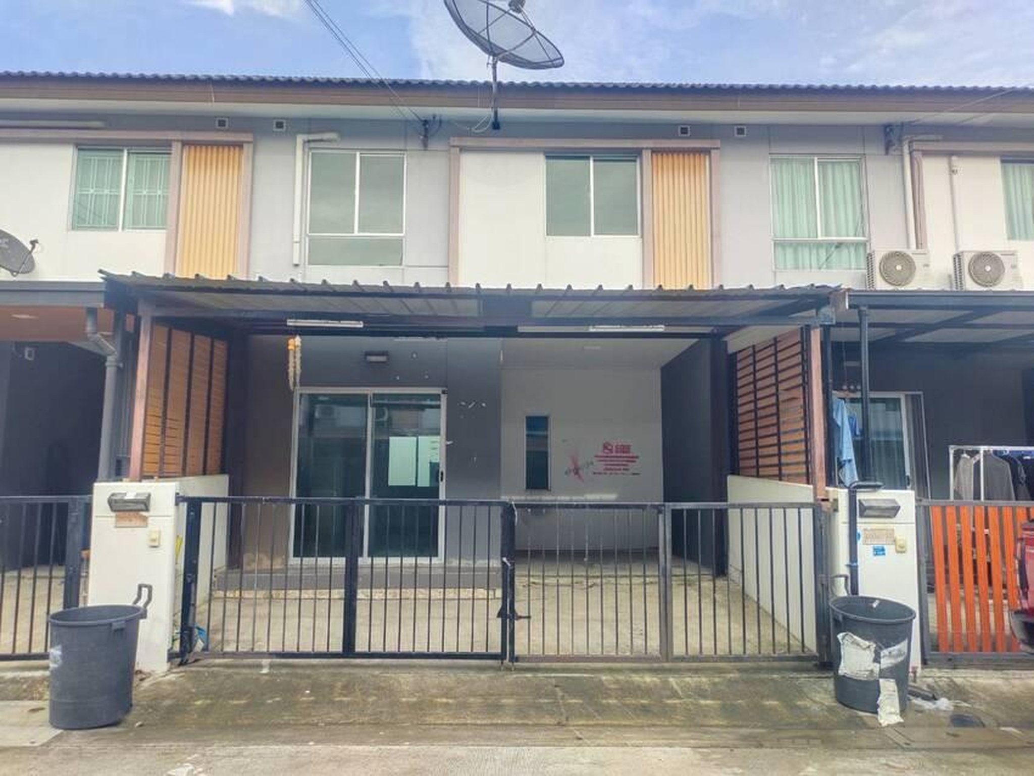 ทรัพย์สถาบันโดย GHB ทาวน์เฮาส์ บ้านพฤกษา 106 บางปู-ตำหรุ (Baan Pruksa 106 Bangpu-Tamru)