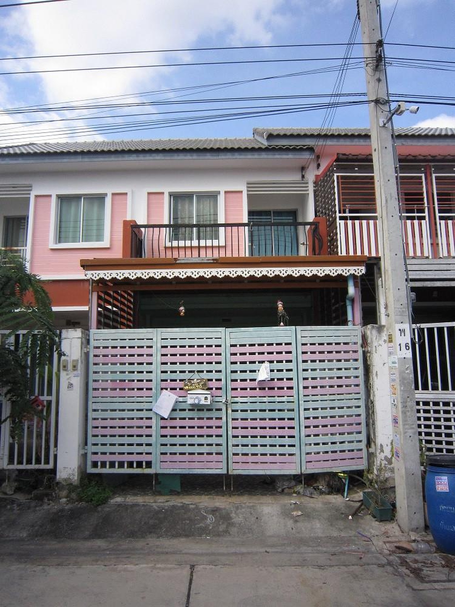 ทรัพย์สถาบันโดย GHB ทาวน์เฮาส์ บางบ่อ สมุทรปราการ