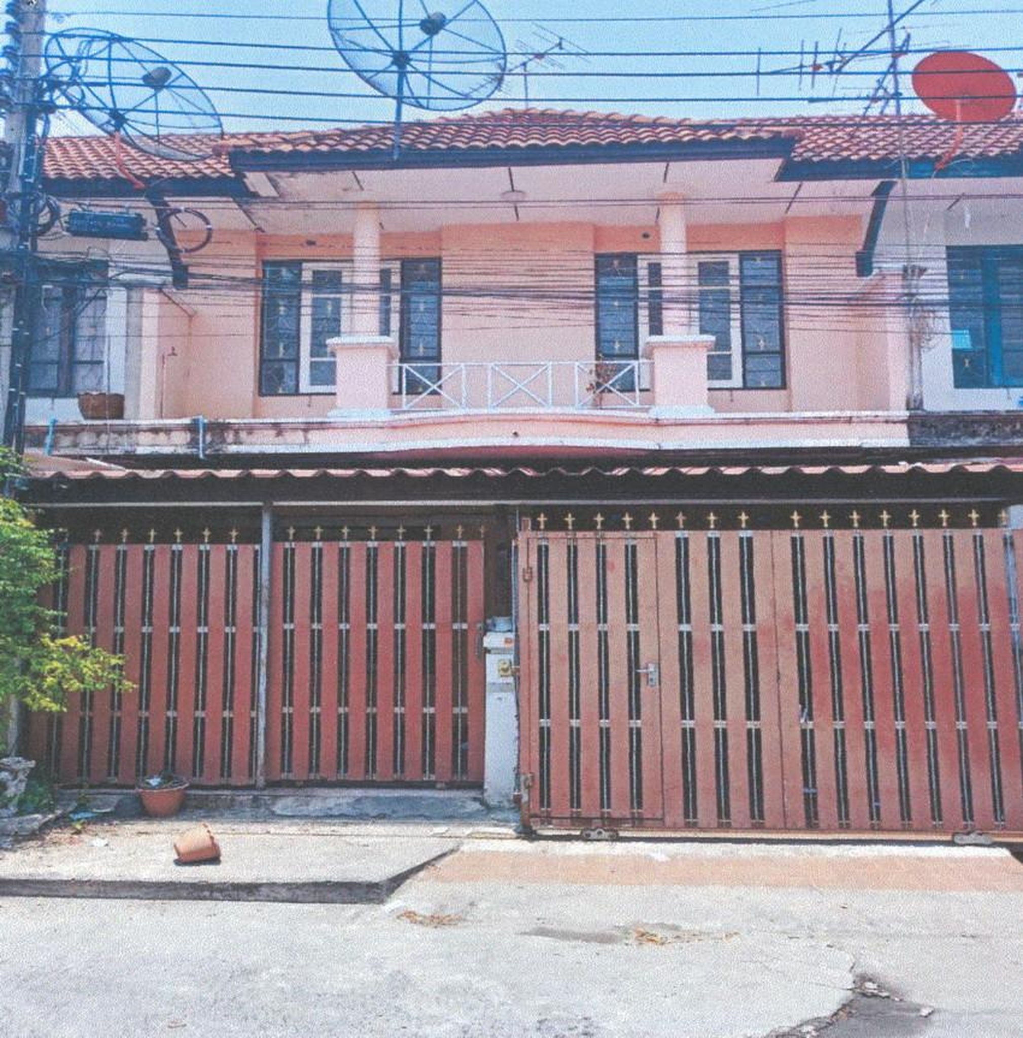 ทรัพย์สถาบันโดย GHB ทาวน์เฮาส์ บางบัวทอง นนทบุรี