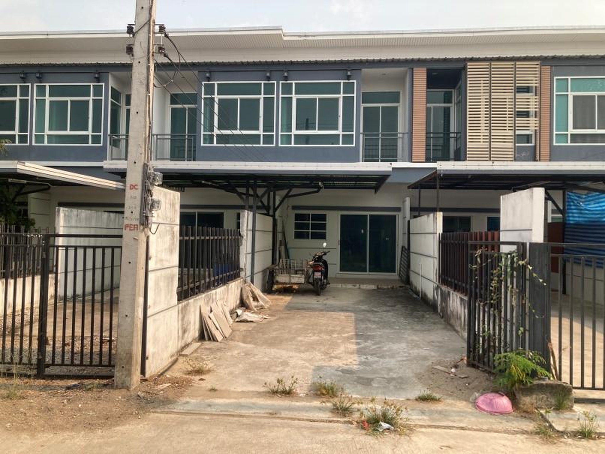 ทรัพย์สถาบันโดย GHB ทาวน์เฮาส์ กรีนเฮ้าส์