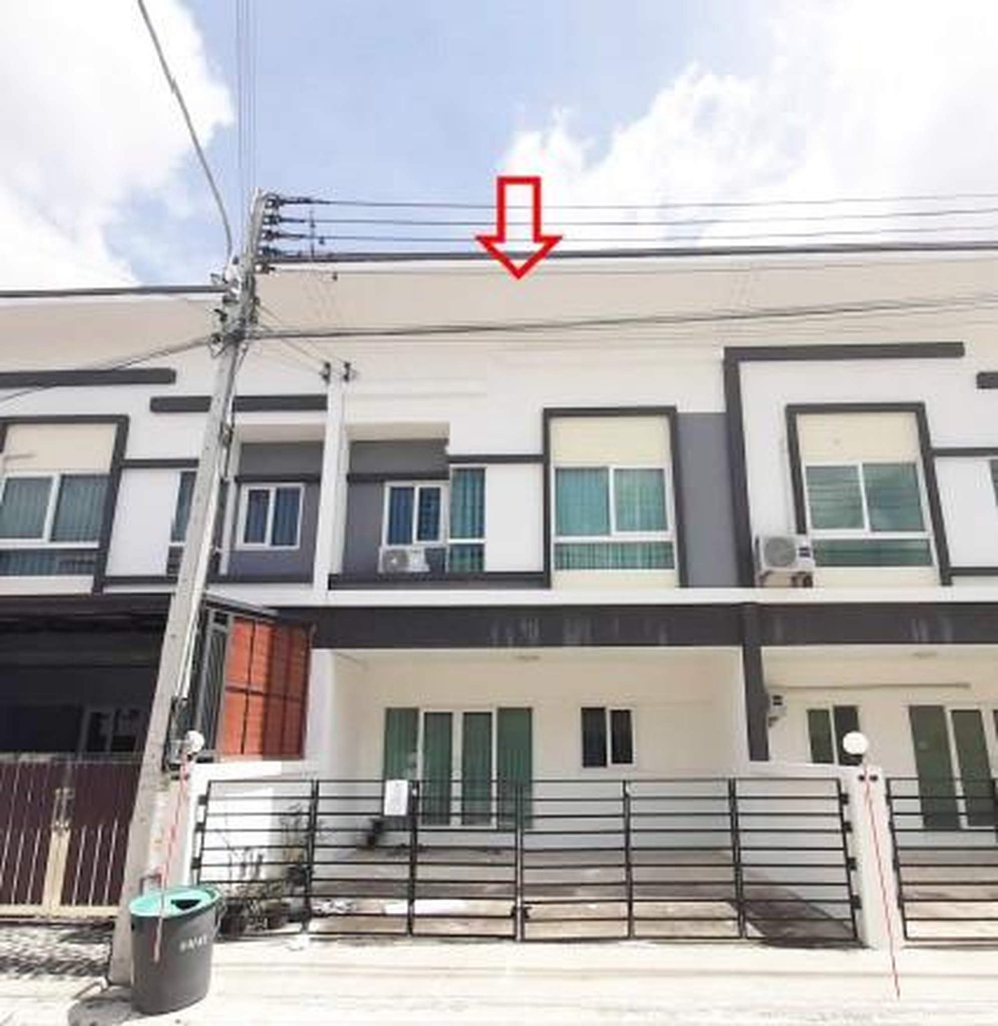 ทรัพย์สถาบันโดย GHB ทาวน์เฮาส์ สามพราน นครปฐม