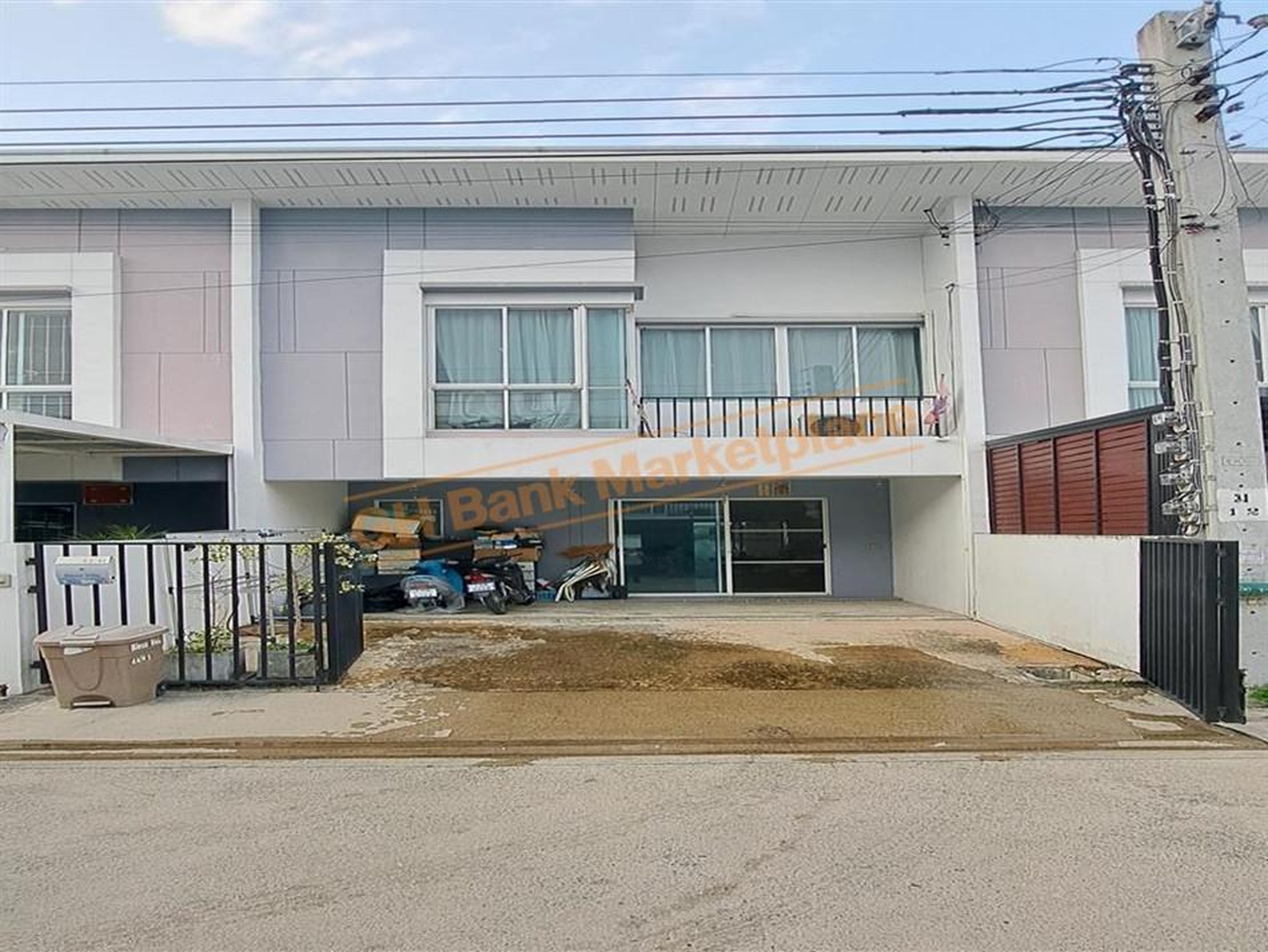 ทรัพย์สถาบันโดย GHB ทาวน์เฮาส์ คลองสามวา กรุงเทพมหานคร