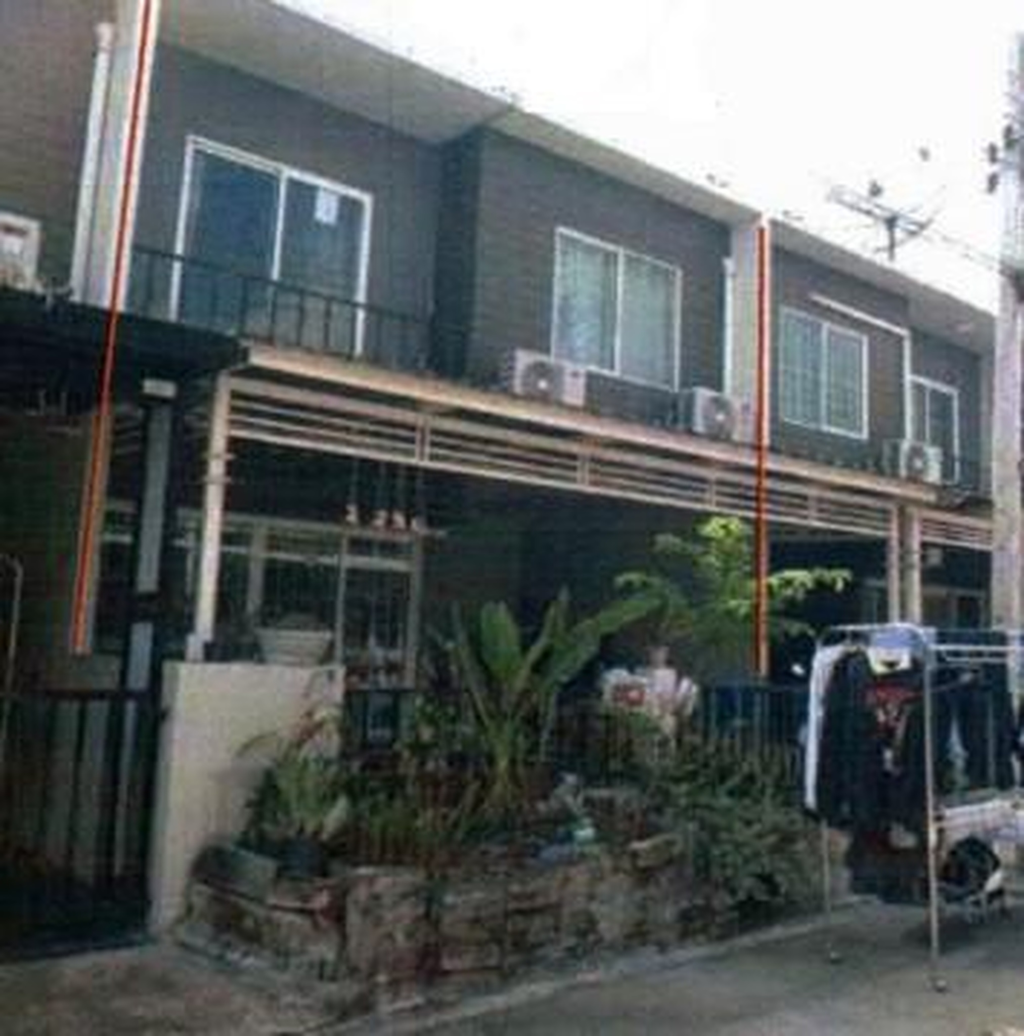 ทรัพย์สถาบันโดย GHB ทาวน์เฮาส์ ไทรน้อย นนทบุรี