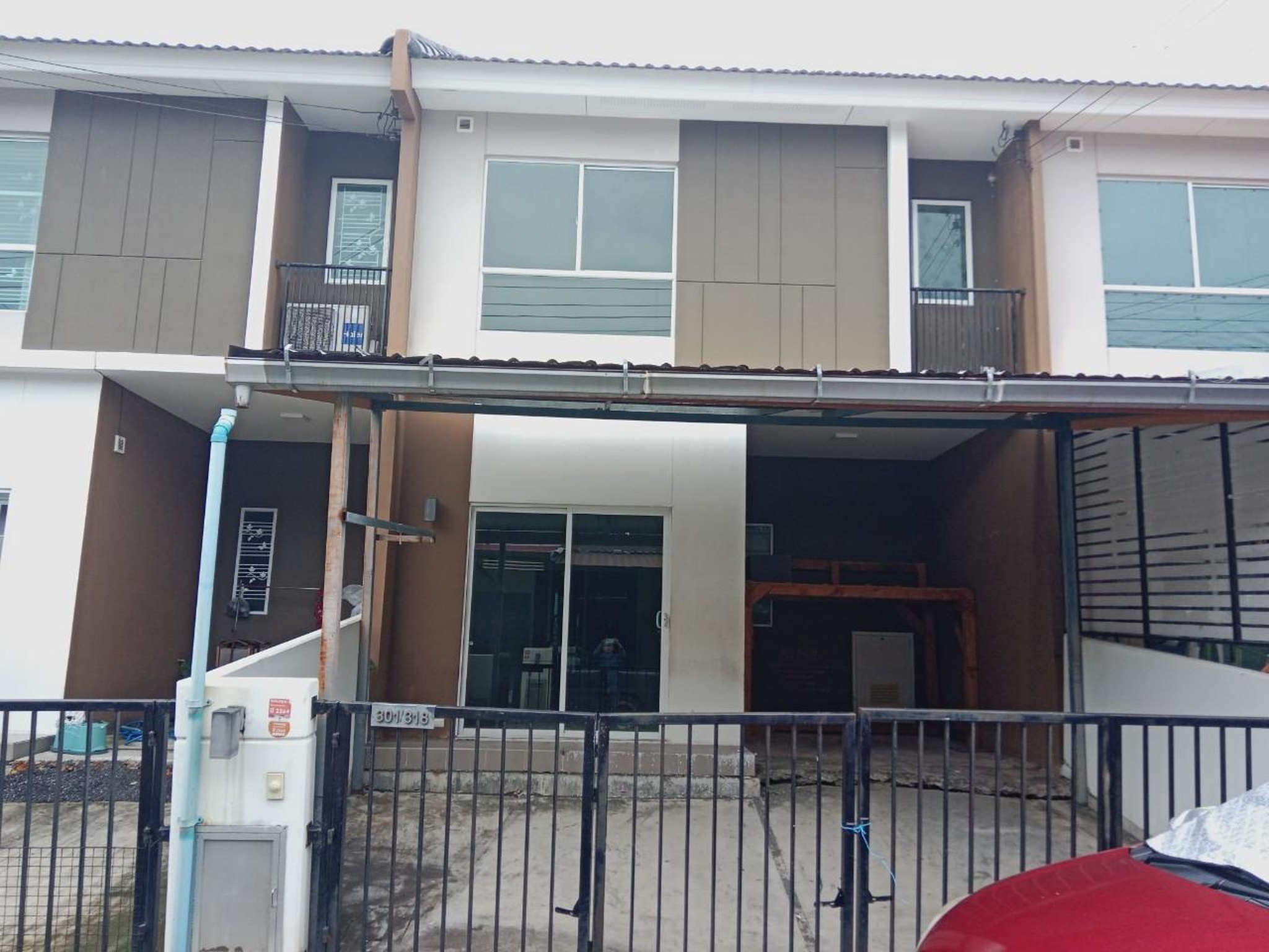 ทรัพย์สถาบันโดย GHB ทาวน์เฮาส์ บางบ่อ สมุทรปราการ