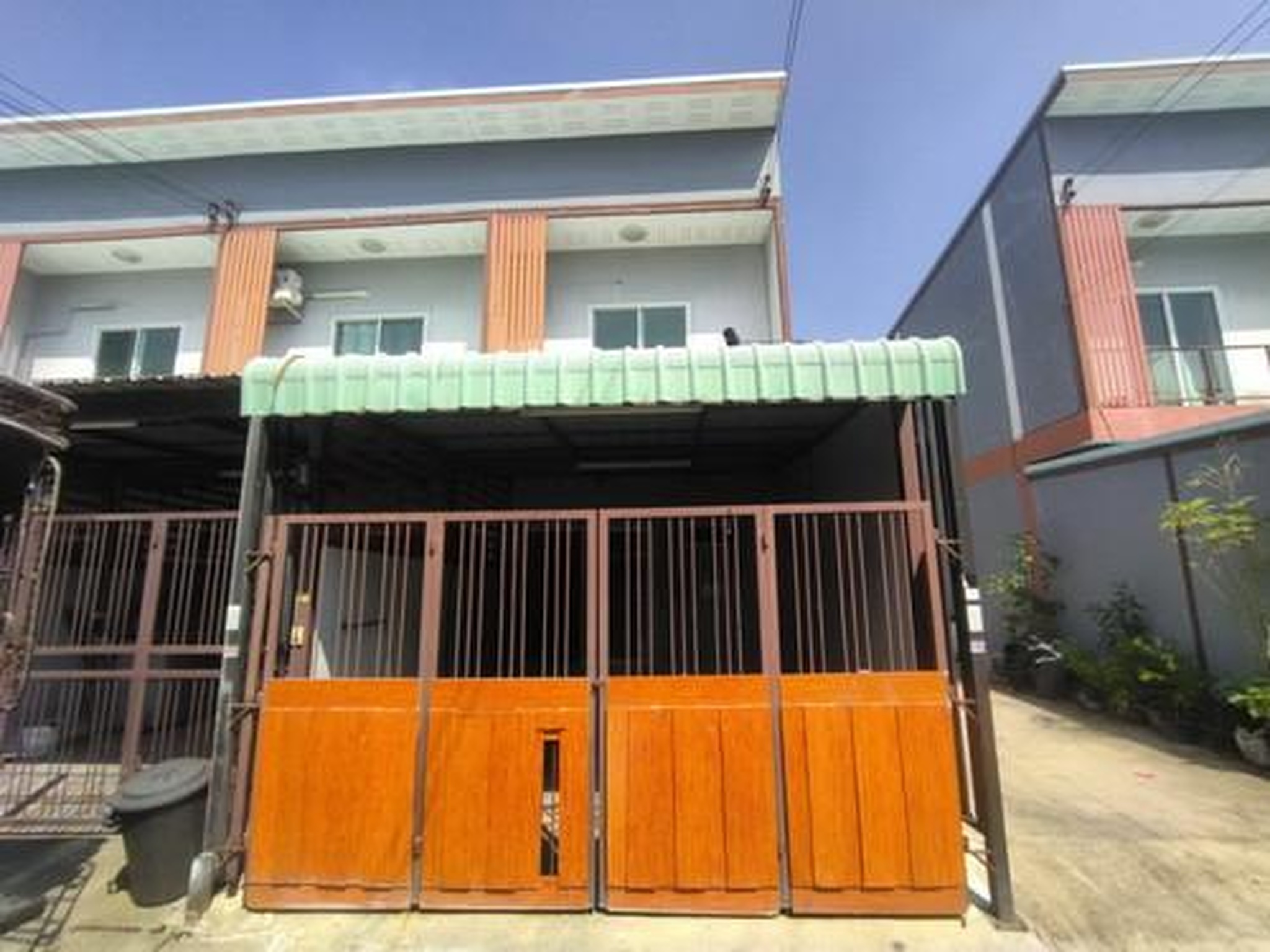 ทรัพย์สถาบันโดย GHB ทาวน์เฮาส์ ฉัตรไพลิน ลาดหลุมแก้ว (Chatrapailin Latlumkaew)