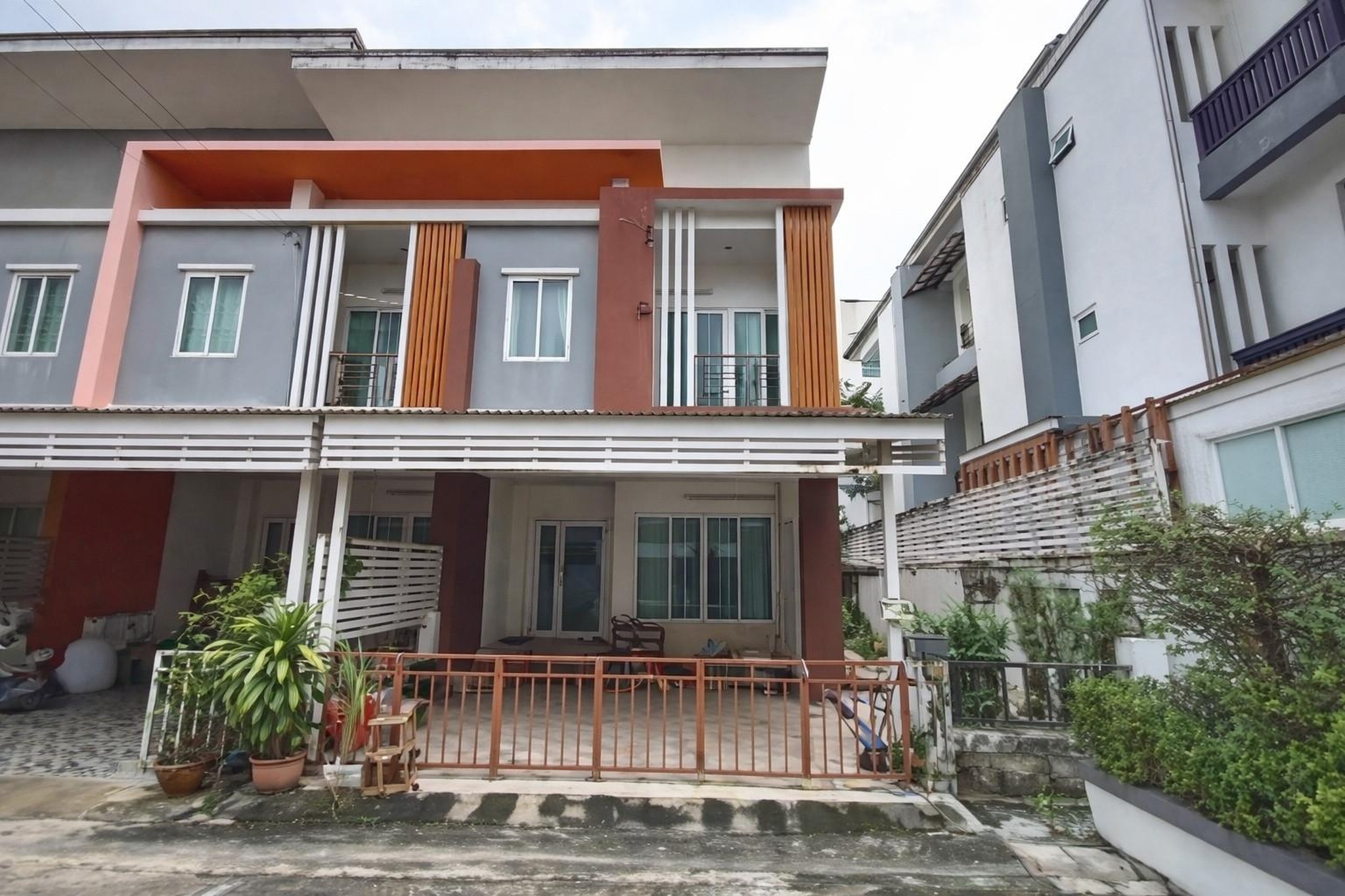 ทรัพย์สถาบันโดย GHB ทาวน์เฮาส์ มีนบุรี กรุงเทพมหานคร