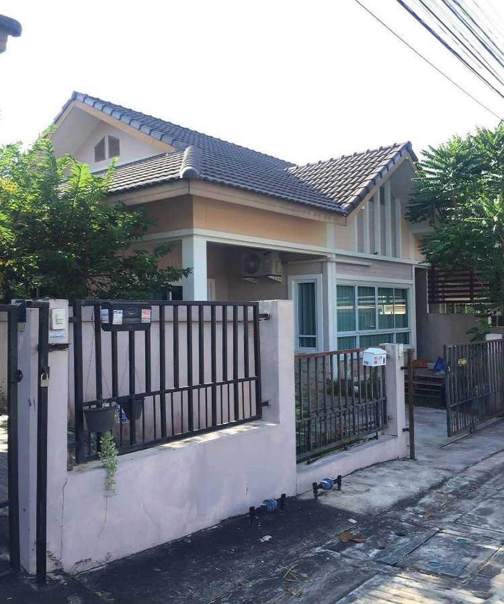 ทรัพย์สถาบันโดย GHB บ้านแฝด ศรีราชา ชลบุรี