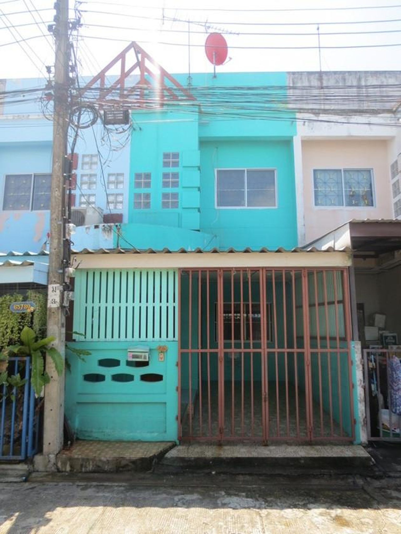 ทรัพย์สถาบันโดย GHB ทาวน์เฮาส์ หนองจอก กรุงเทพมหานคร