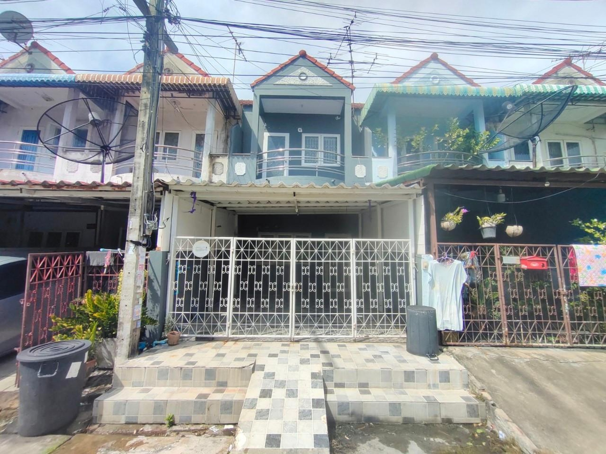 ทรัพย์สถาบันโดย GHB ทาวน์เฮาส์ เมืองสมุทรปราการ สมุทรปราการ