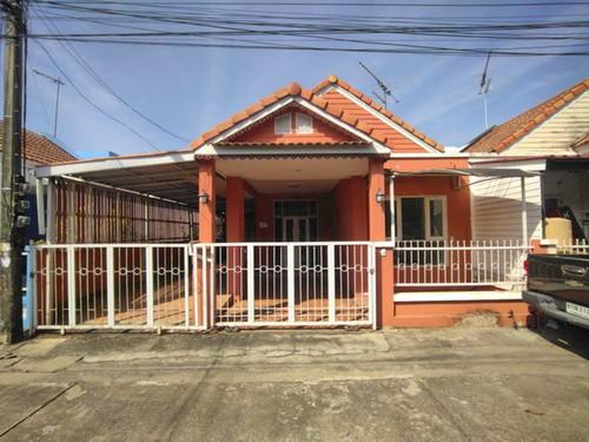 ทรัพย์สถาบันโดย GHB ทาวน์เฮาส์ บ้านวรารักษ์ รังสิต-คลองสาม (Baan Wararak Rangsit-Klong Sam)