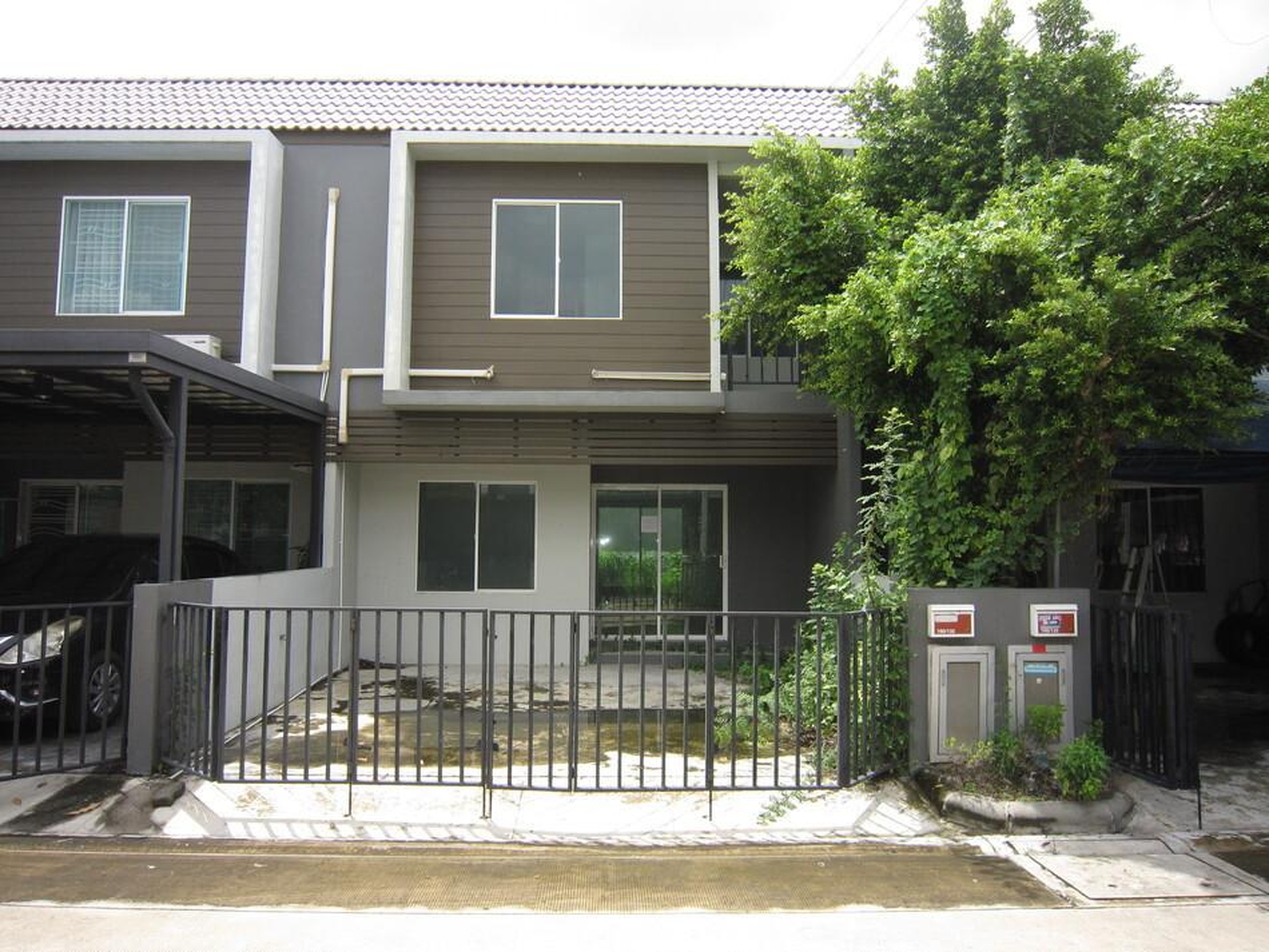 ทรัพย์สถาบันโดย GHB ทาวน์เฮาส์ เดอะ คัลเลอร์ส รังสิต-คลอง 4 (The Colors Rangsit-Klong 4)