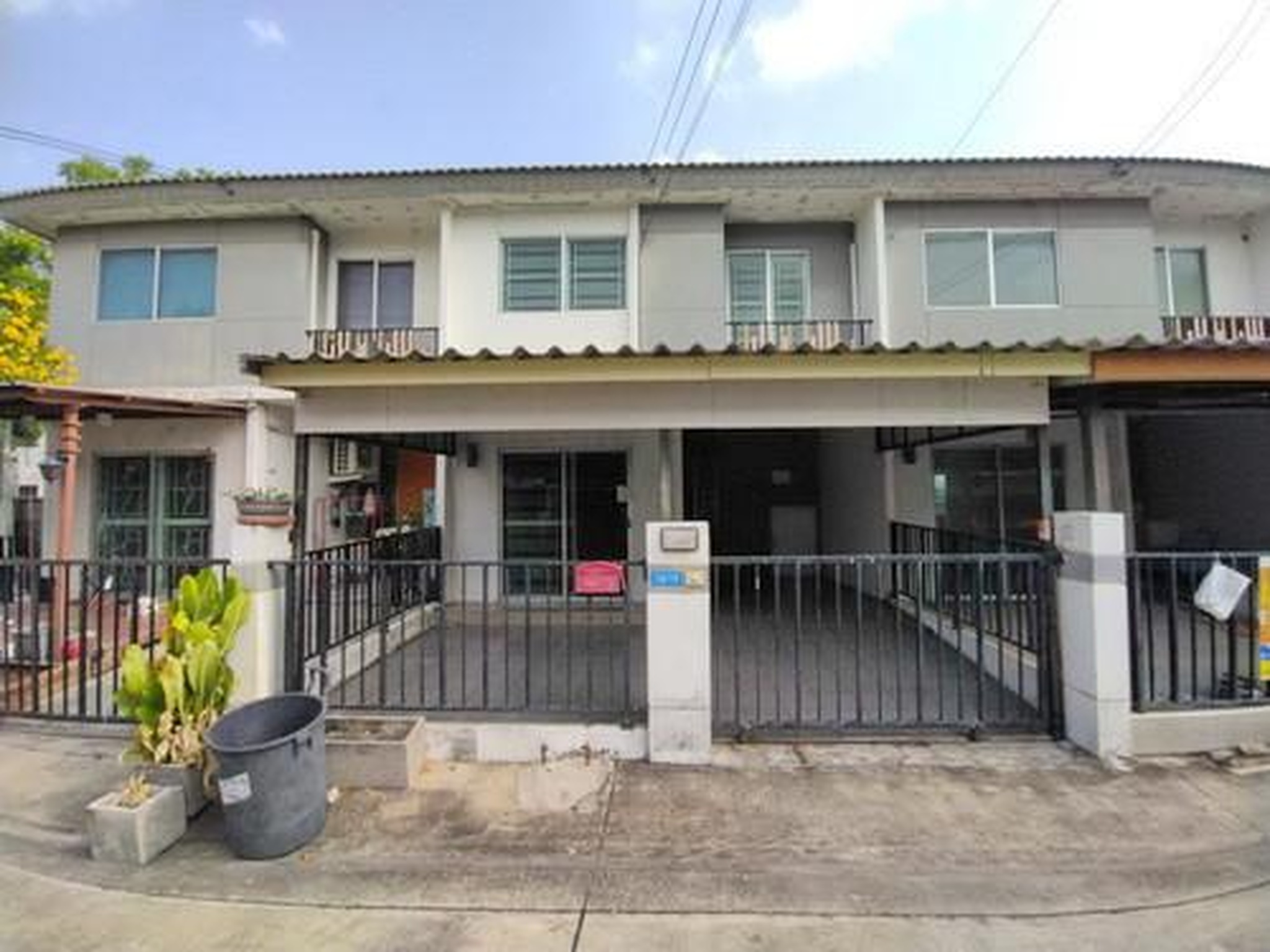 ทรัพย์สถาบันโดย GHB ทาวน์เฮาส์ บ้านพฤกษา 95/2 ปิ่นเกล้า-วงแหวนฯ (Baan Pruksa 95/2 Pinklao-Wongwaen)