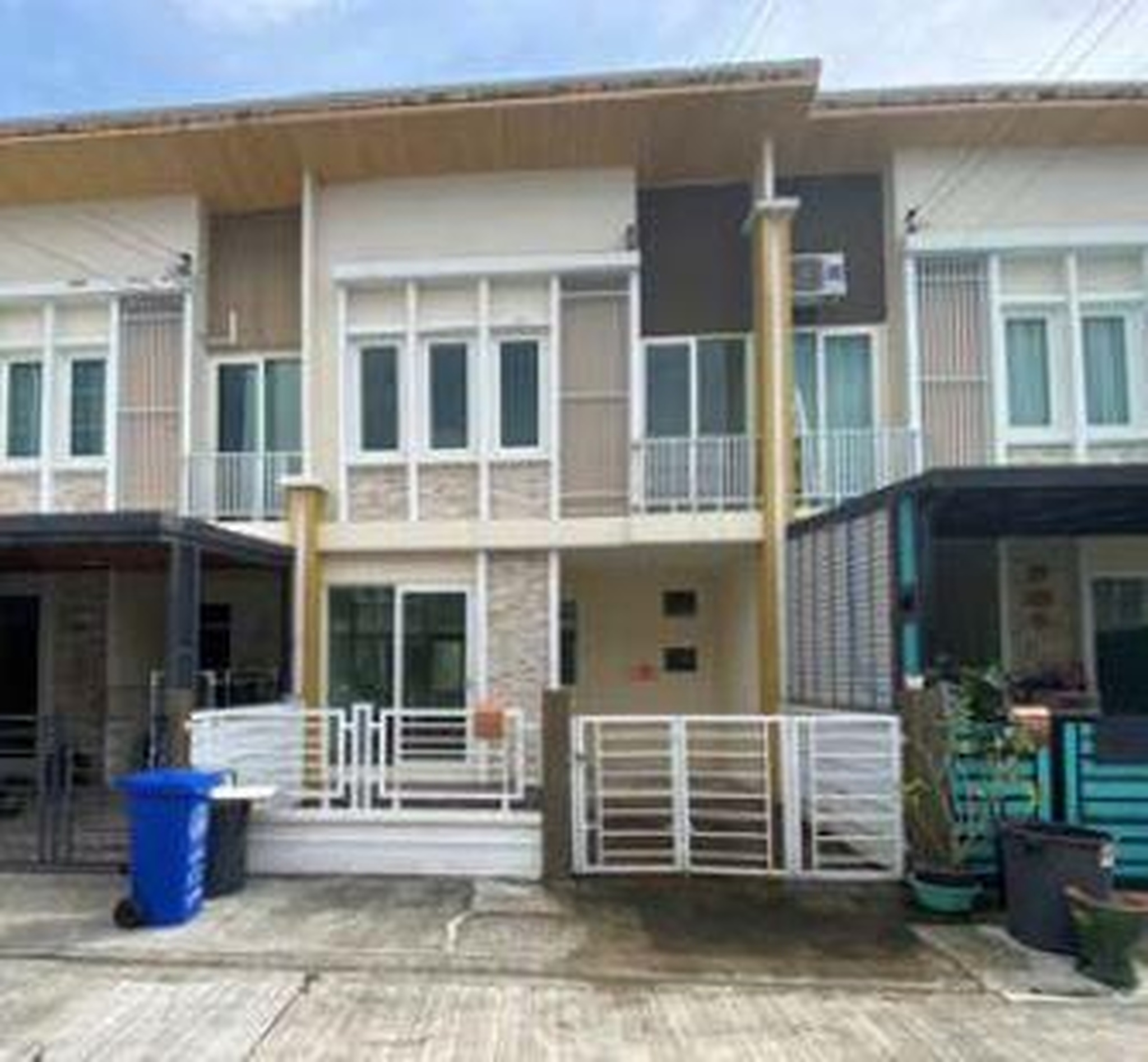 ทรัพย์สถาบันโดย GHB ทาวน์เฮาส์ โกลเด้น ทาวน์ ชัยพฤกษ์-วงแหวน (Golden Town Chaiyaphruek-Wongwean)