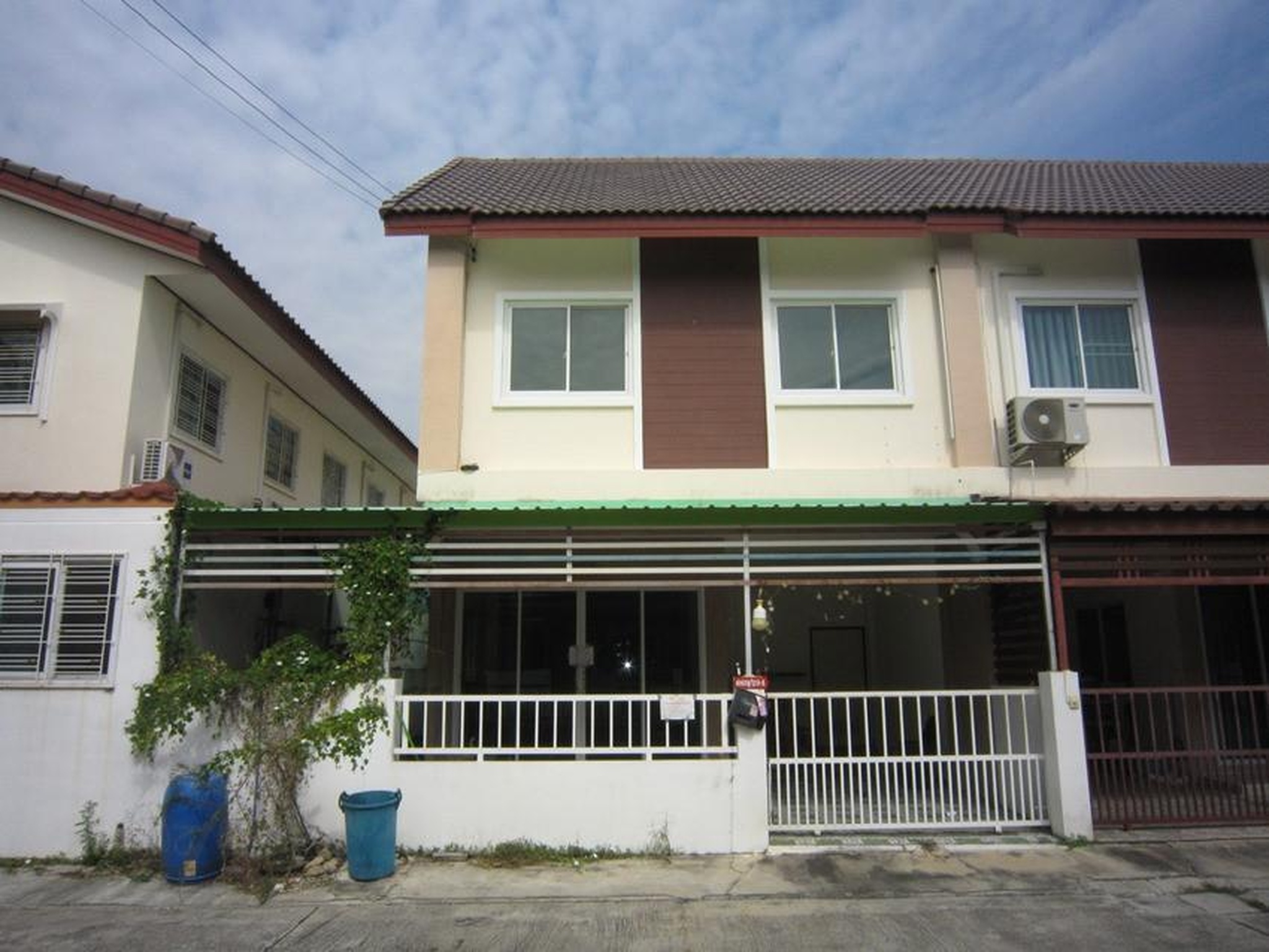 ทรัพย์สถาบันโดย GHB ทาวน์เฮาส์ เค.ซี. คู่สร้าง วิลล่า (K.C. Khusang Villa)