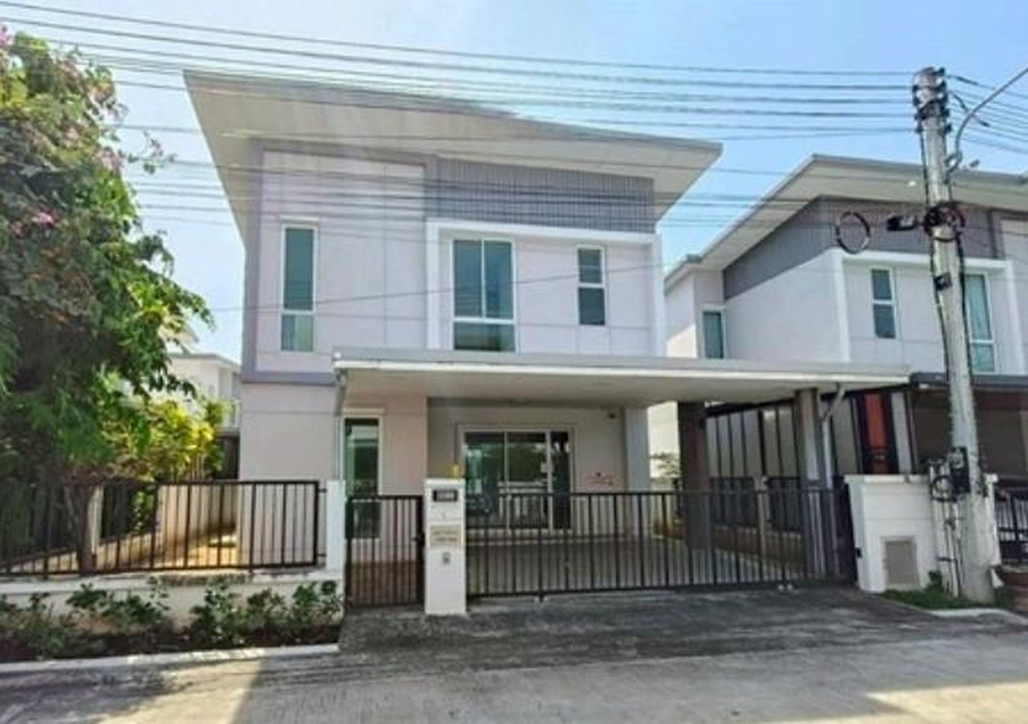 ทรัพย์สถาบันโดย GHB บ้านแฝด อิคอนเนเจอร์ ศาลายา (Iconature Salaya)