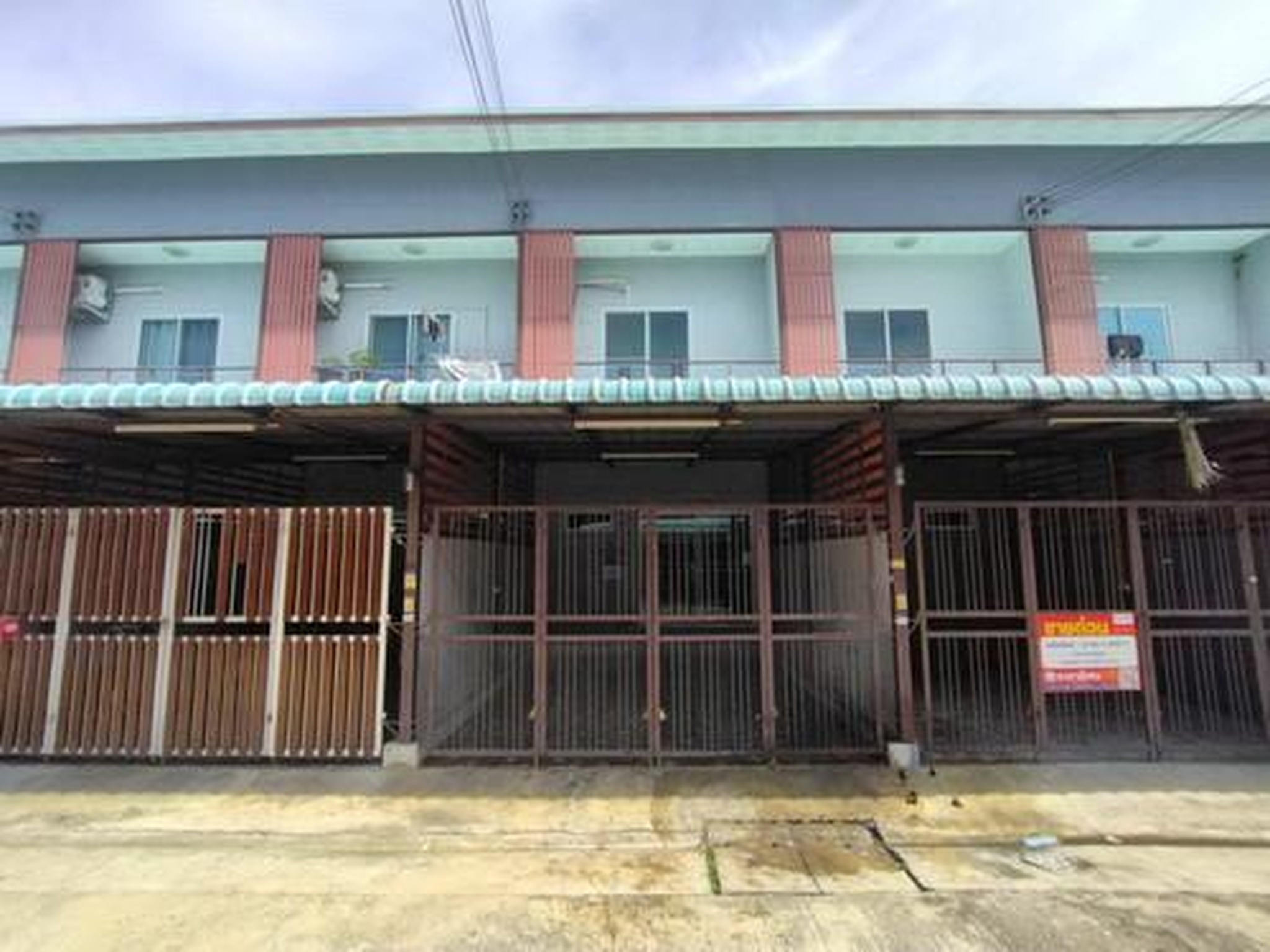 ทรัพย์สถาบันโดย GHB ทาวน์เฮาส์ ฉัตรไพลิน ลาดหลุมแก้ว (Chatrapailin Latlumkaew)