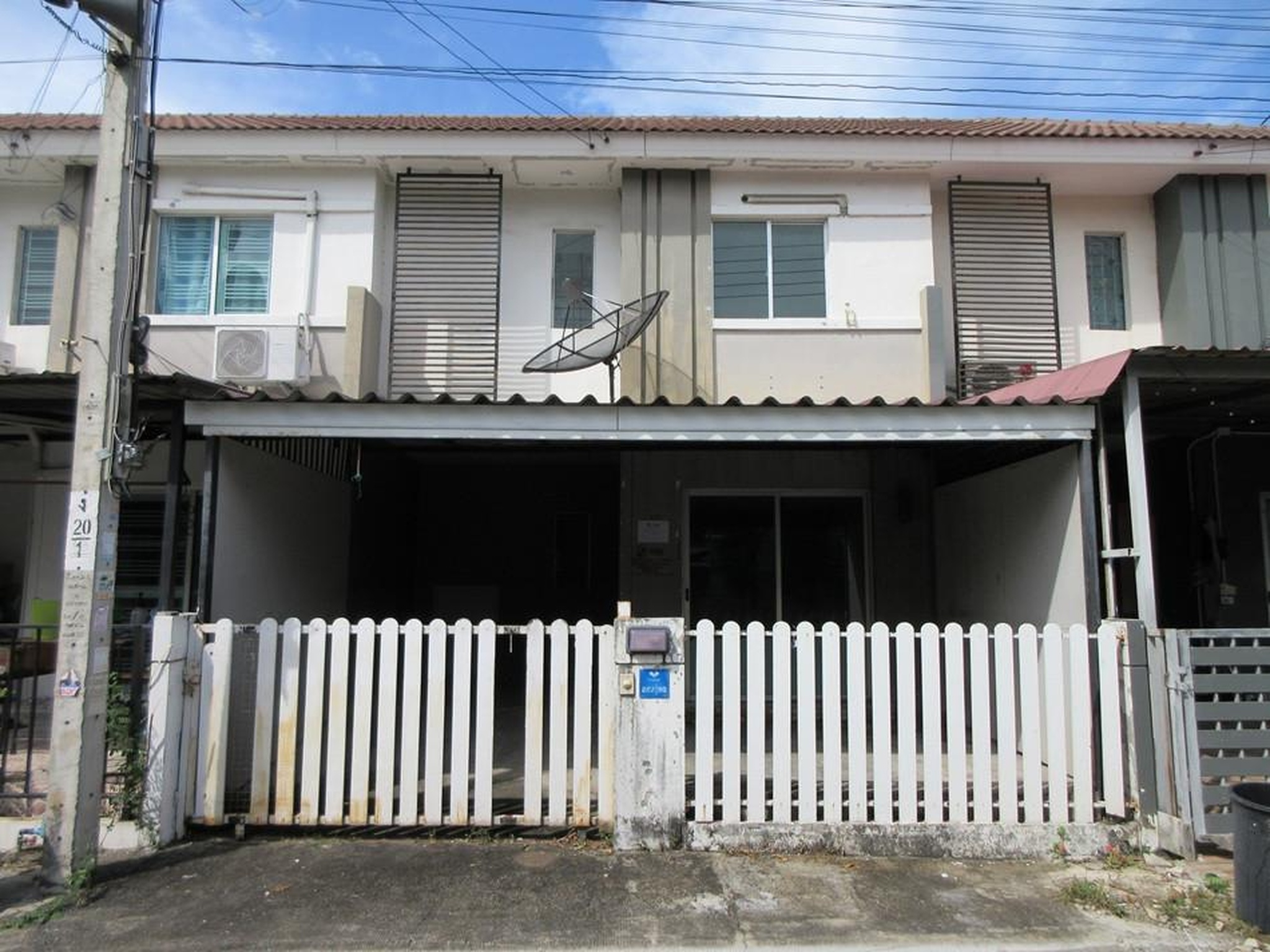 ทรัพย์สถาบันโดย GHB ทาวน์เฮาส์ ลาดกระบัง กรุงเทพมหานคร
