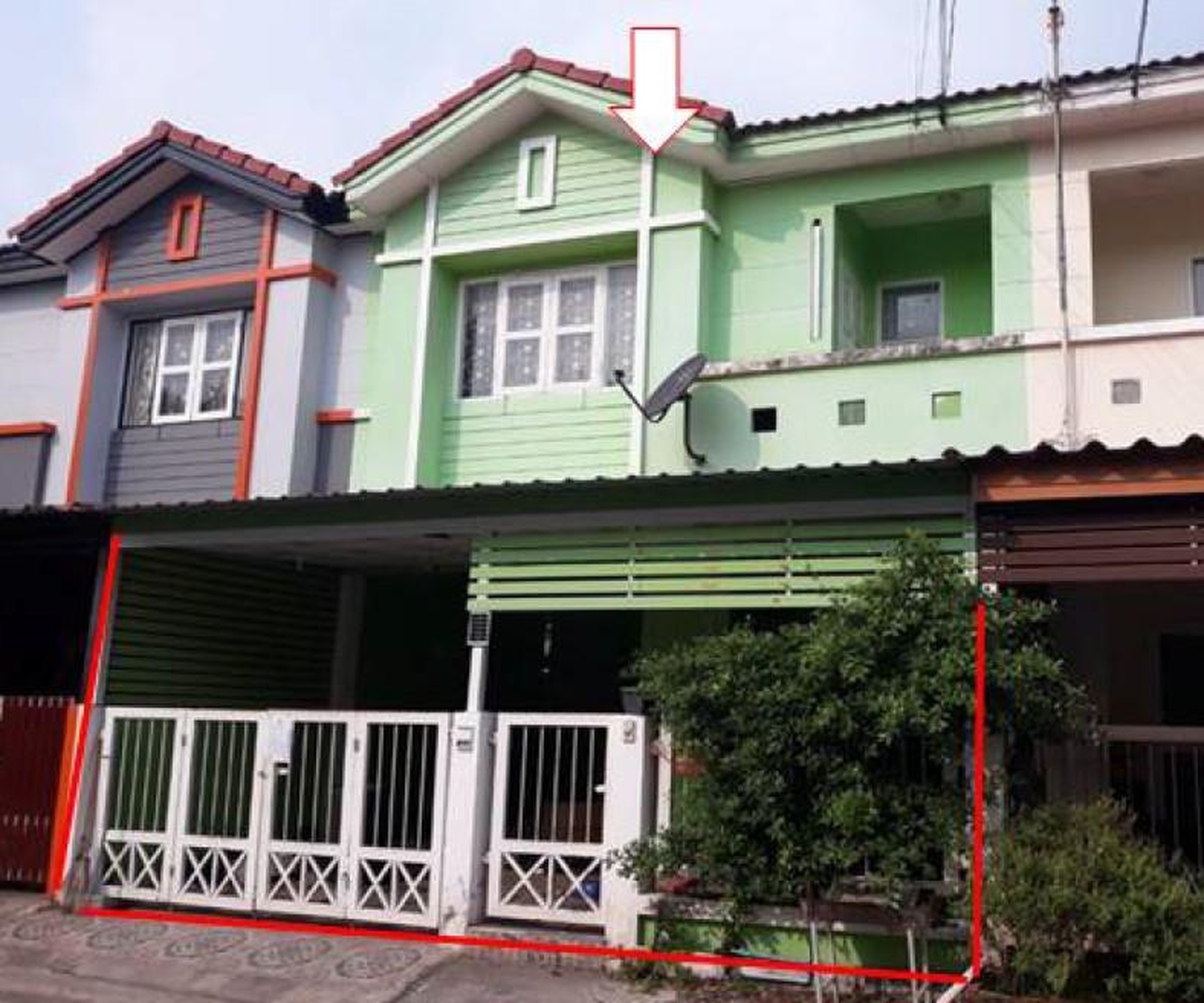 ทรัพย์สถาบันโดย GHB ทาวน์เฮาส์ วรารักษ์