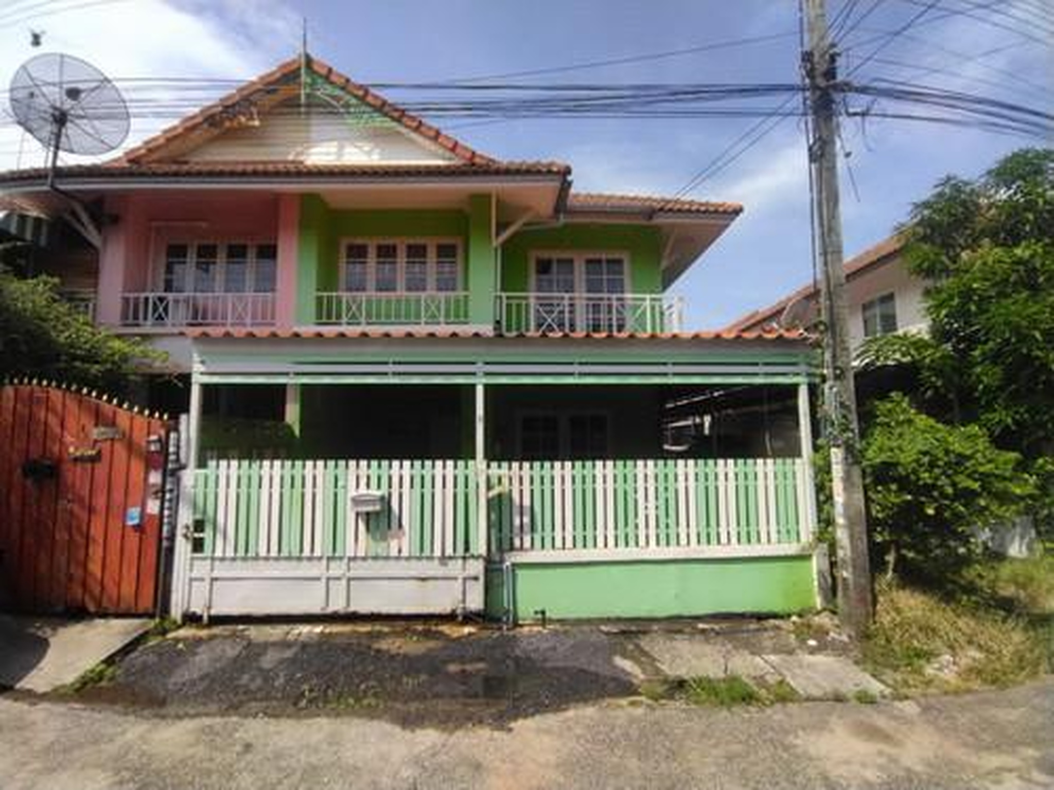 ทรัพย์สถาบันโดย GHB ทาวน์เฮาส์ พฤกษา 9