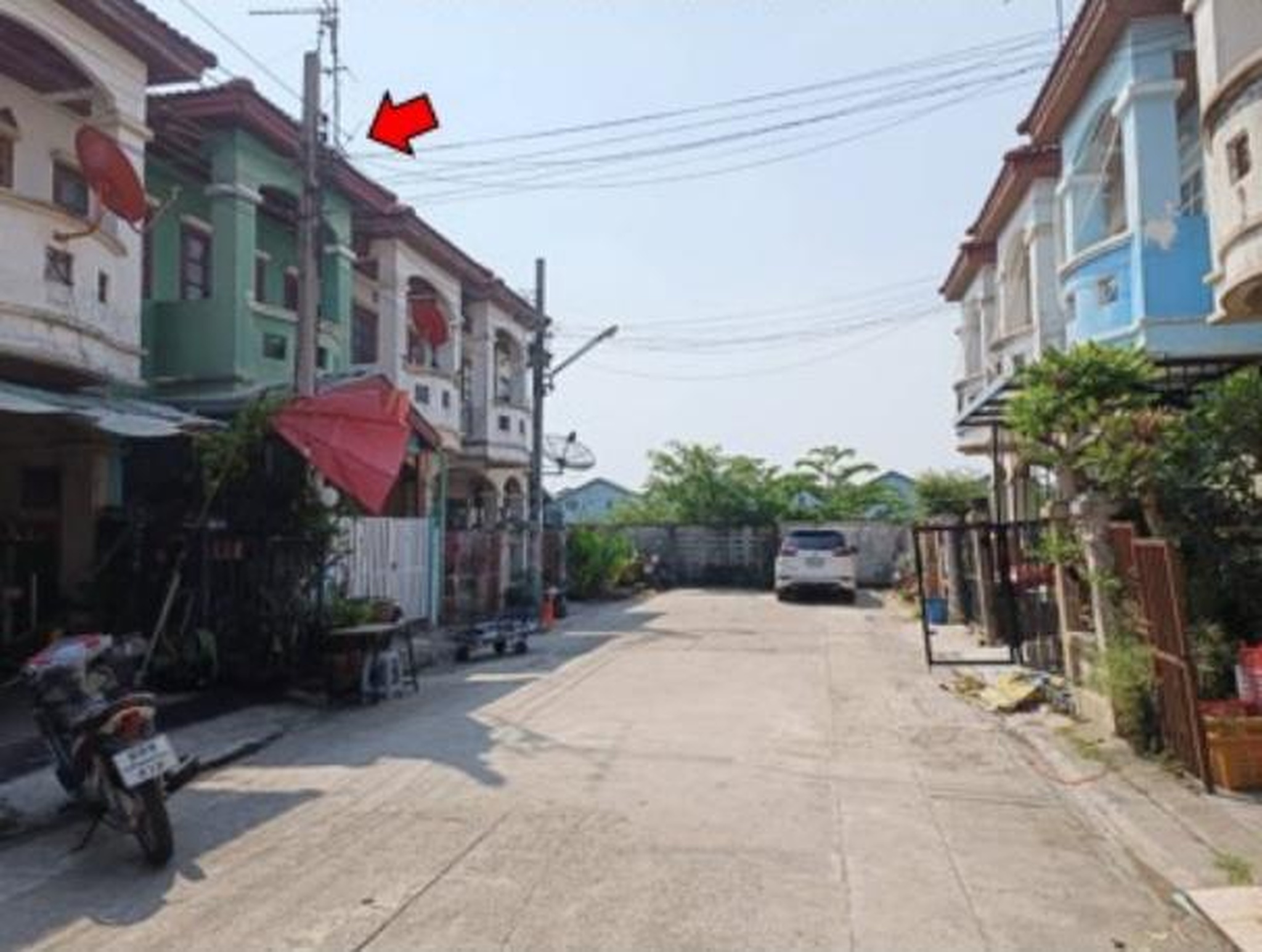 ทรัพย์สถาบันโดย GHB ทาวน์เฮาส์ ศิริวรรณ-ชวนชม