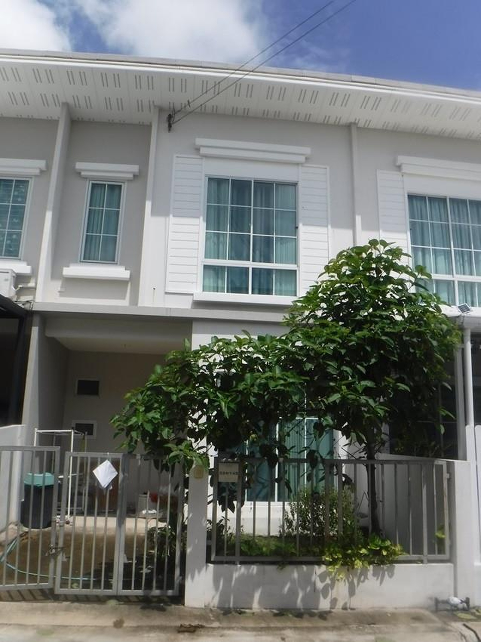 ทรัพย์สถาบันโดย GHB ทาวน์เฮาส์ เสนา วิลเลจ ติวานนท์-บางกะดี (Sena Village Tiwanon-Bangkadee)