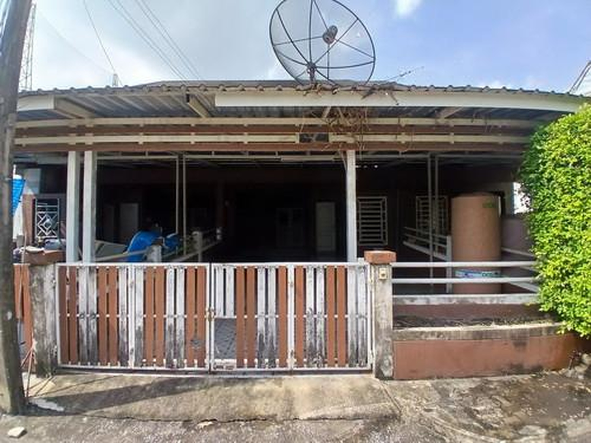 ทรัพย์สถาบันโดย GHB ทาวน์เฮาส์ มาลีวัลย์ (Maleewan House)