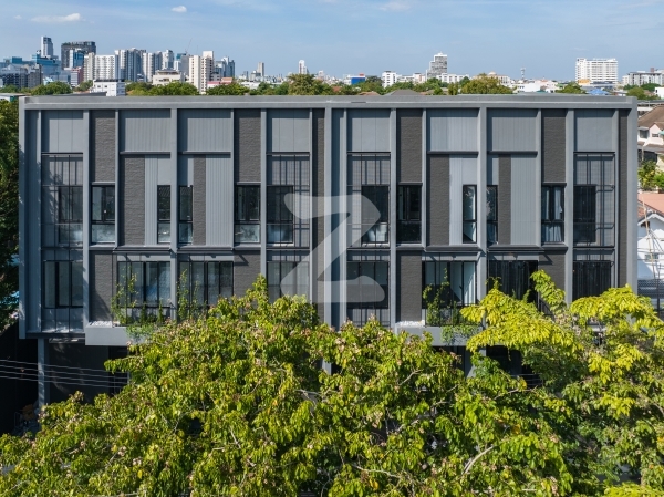 L SCAPE Seoul Ratchada 20 - Urban Scape Townhome ใจกลางรัชดา ใกล้ MRT เพียง 800 เมตร และถนนรัชดา เพียง500 เมตร : เจ้าของให้เช่าเอง