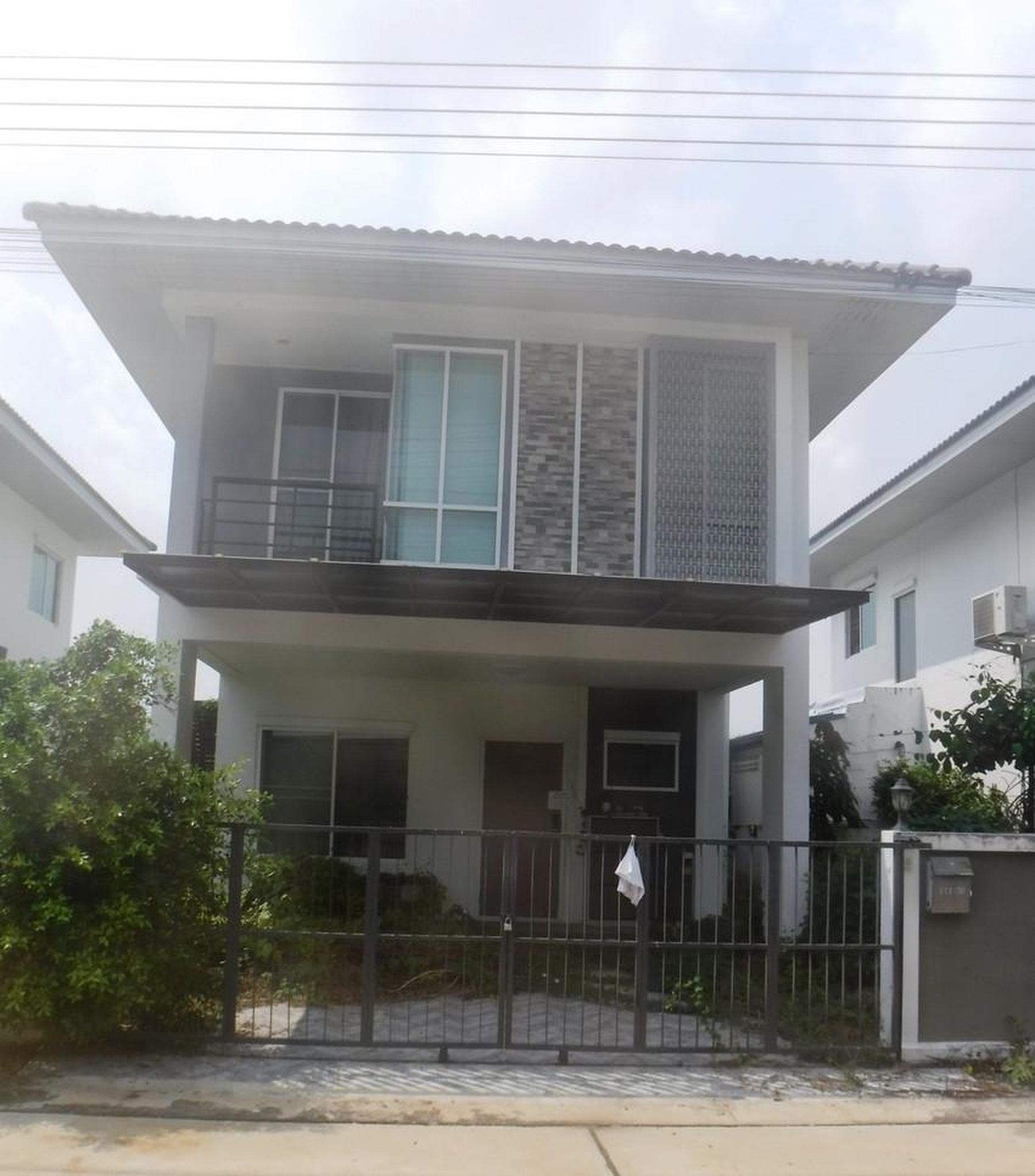 ทรัพย์สถาบันโดย GHB บ้านแฝด ภัทรีดาวิลล่าปทุมธานี 2