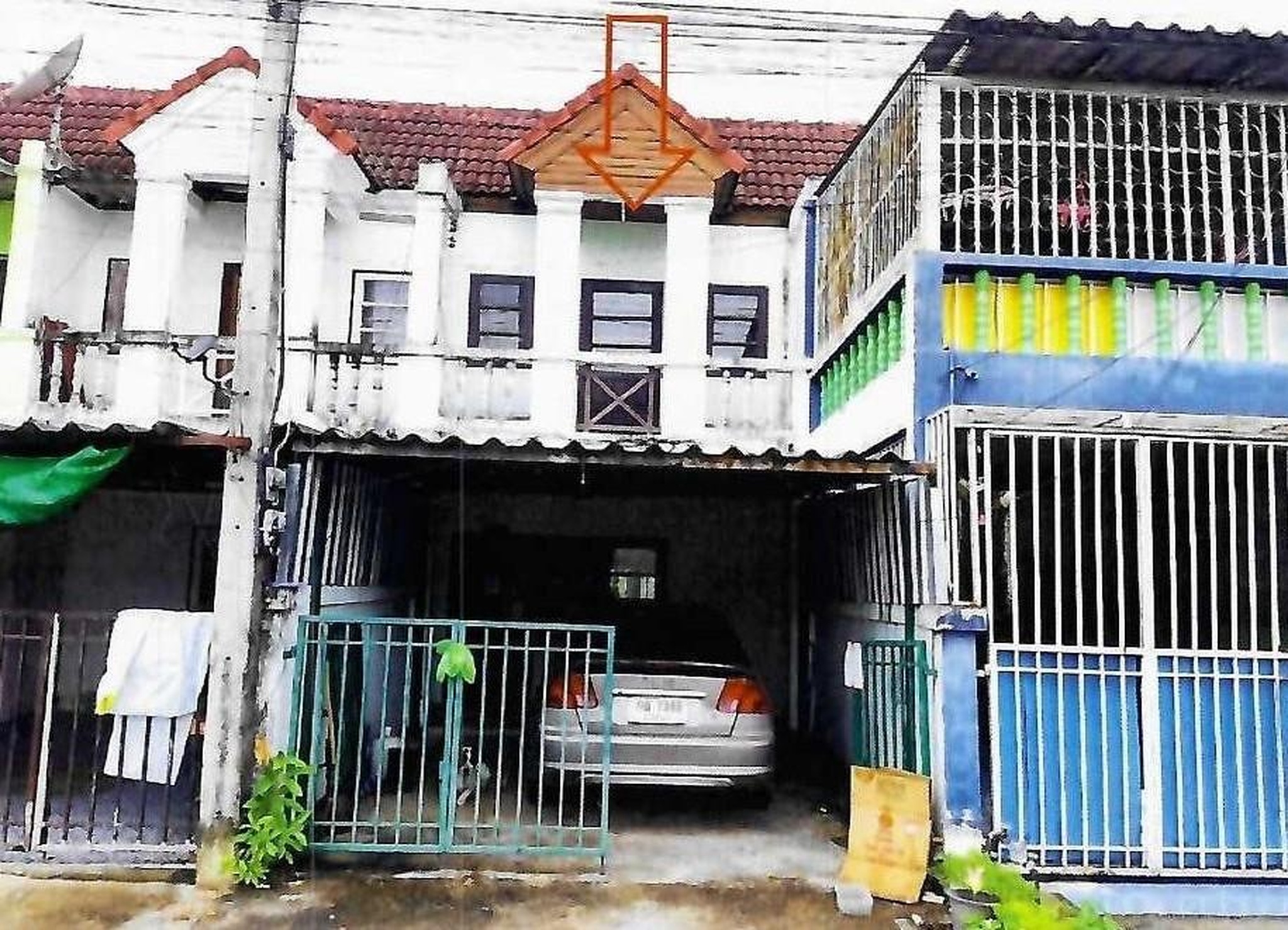 ทรัพย์สถาบันโดย GHB ทาวน์เฮาส์ เมืองประชา