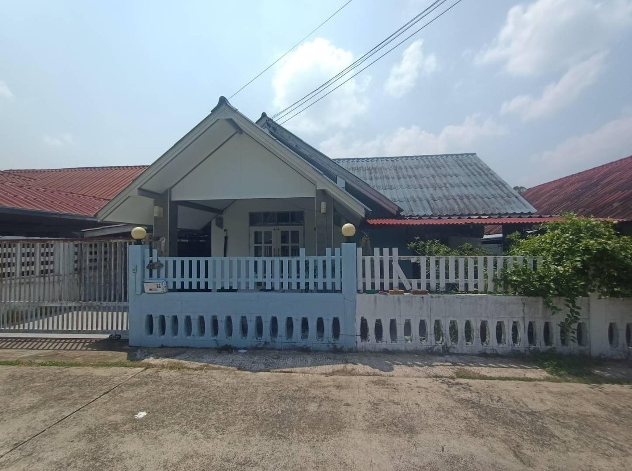 ทรัพย์สถาบันโดย GHB บ้านเดี่ยว เหรียญทอง