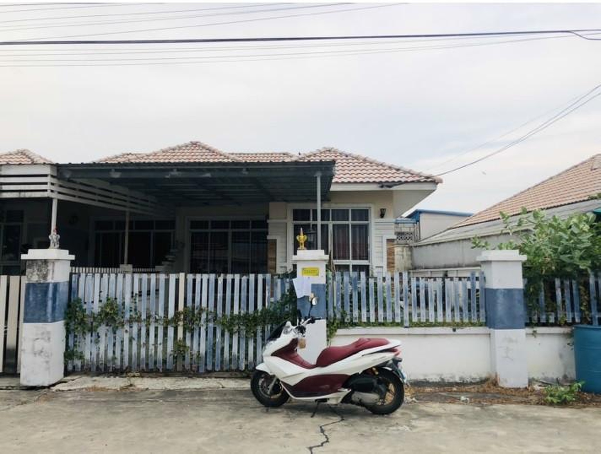 ทรัพย์สถาบันโดย GHB บ้านแฝด เพลินพฤกษา(เฟสเพชรลดา)