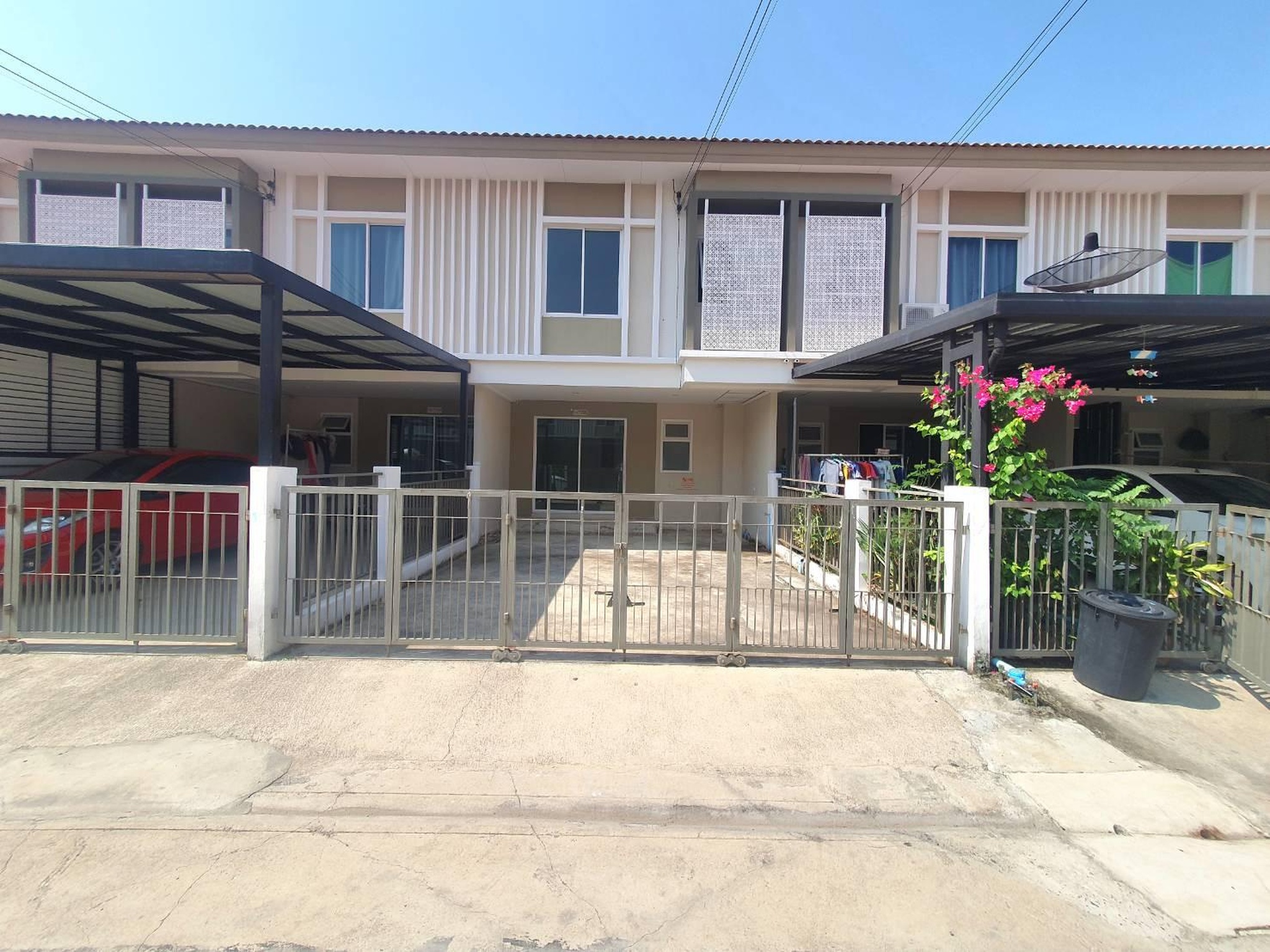 ทรัพย์สถาบันโดย GHB ทาวน์เฮาส์ ไอลีฟ ทาวน์ 2 ประชาอุทิศ 90 (I Leaf Town 2 Prachauthit 90)