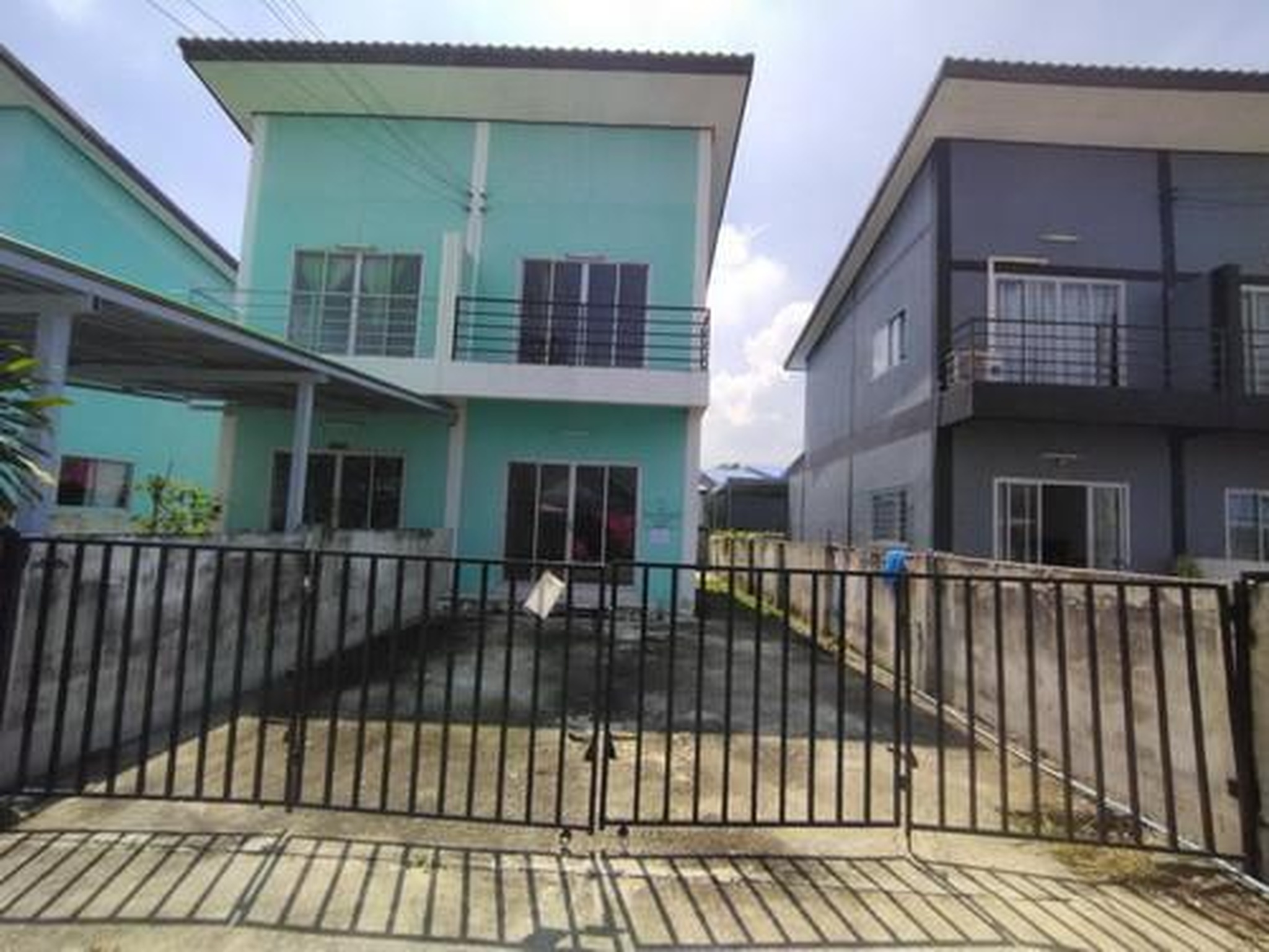 ทรัพย์สถาบันโดย GHB บ้านแฝด สรานนท์