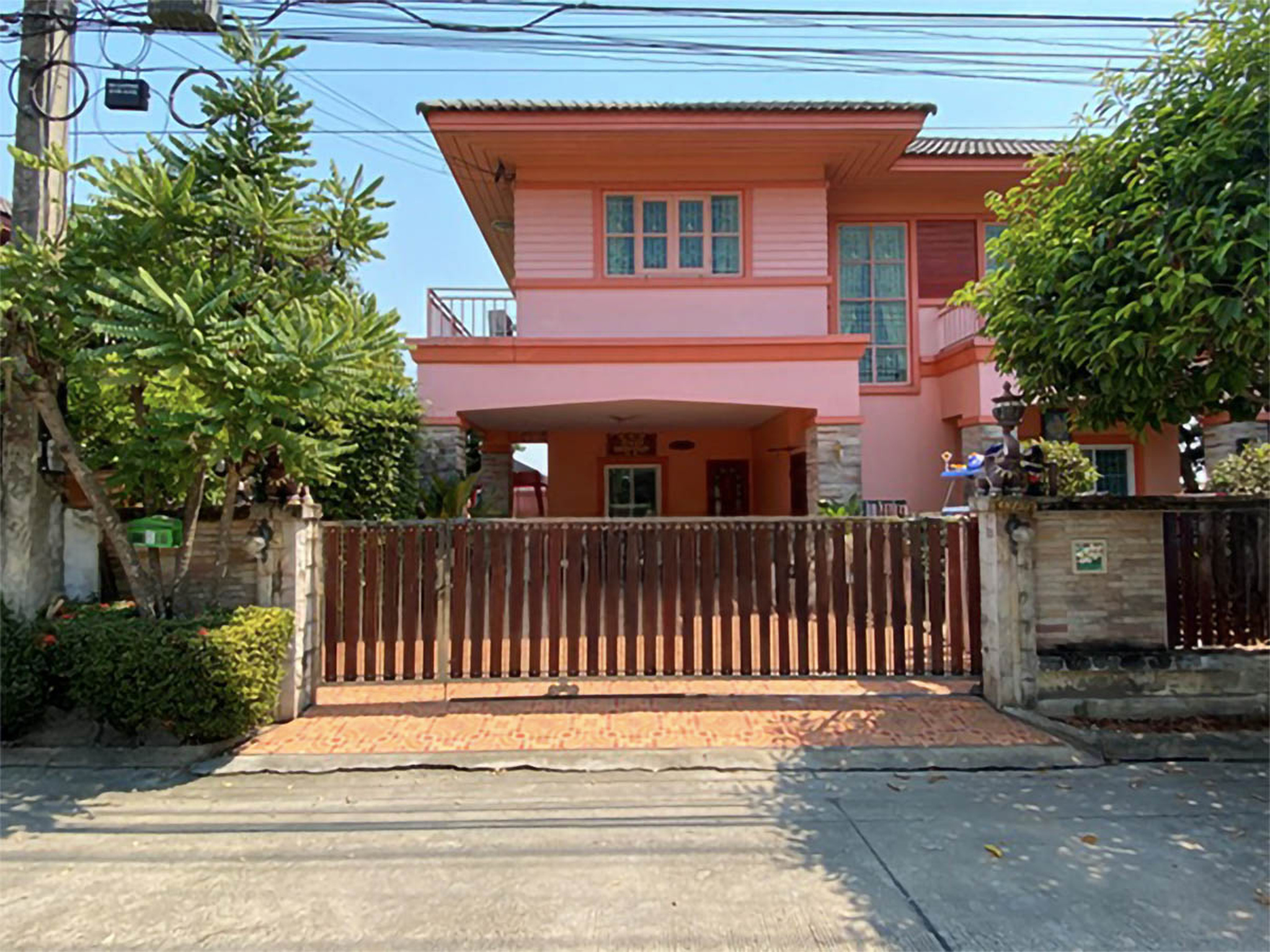 ทรัพย์สถาบันโดย BAM บ้านเดี่ยว ชาร์ล๊อตเพลส ลำลูกกา (Charlotte's Place)