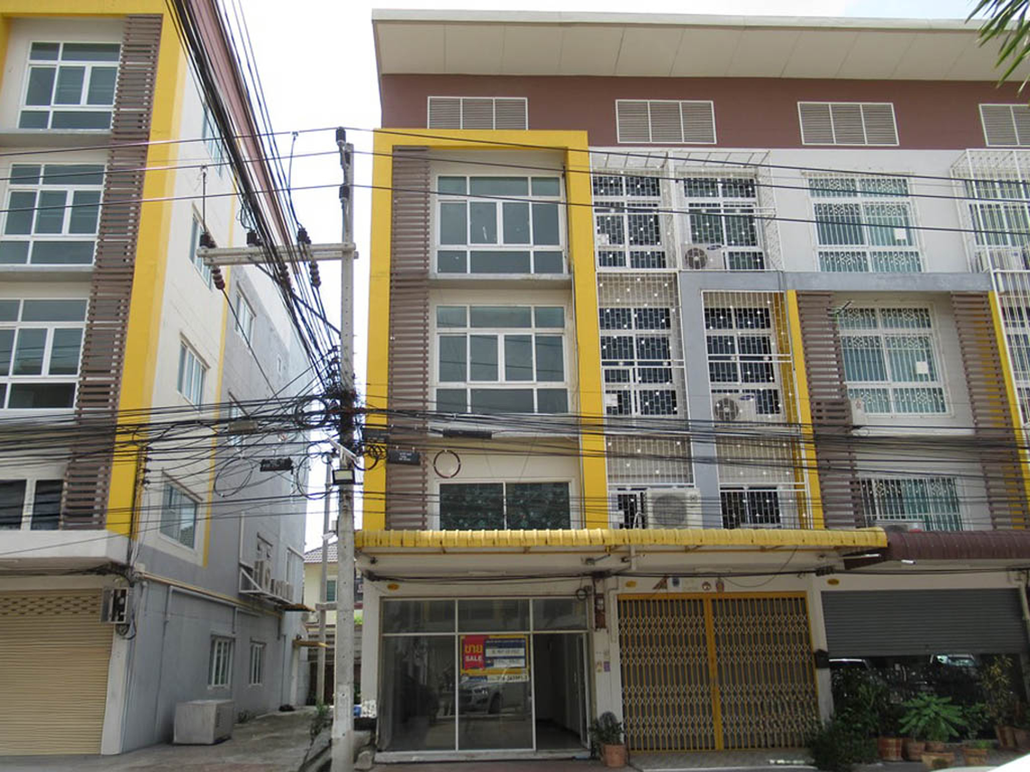 ทรัพย์สถาบันโดย BAM โฮมออฟฟิศ สายสี่สแควร์ (Sai 4 Square)