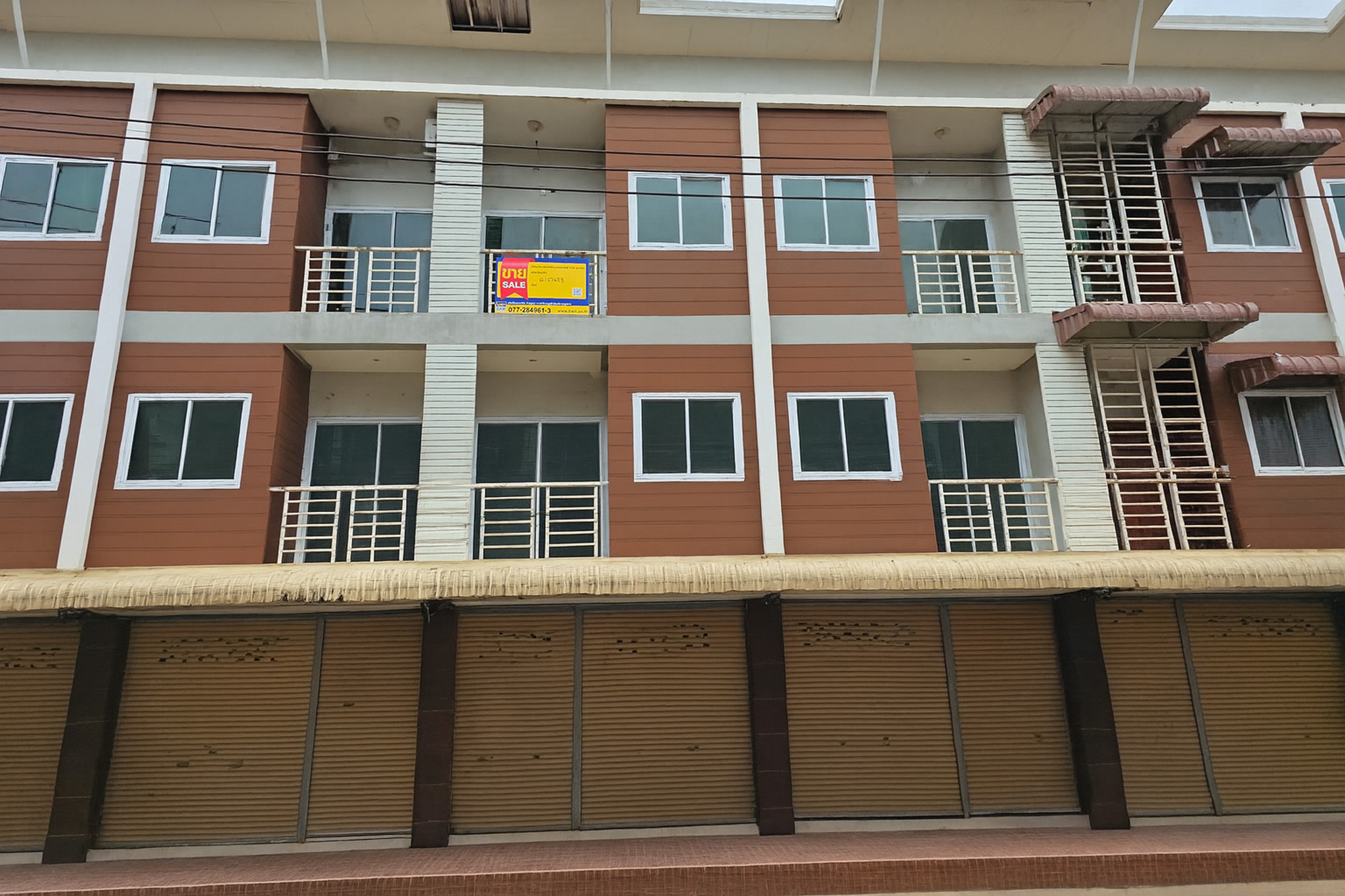 ทรัพย์สถาบันโดย BAM โฮมออฟฟิศ ศรีทองพาเลส (Vitwera Place)