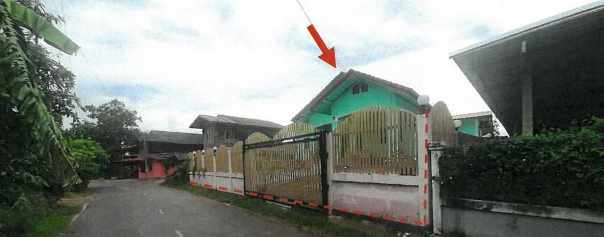 ทรัพย์สถาบันโดย GHB บ้านเดี่ยว บ้านแดง