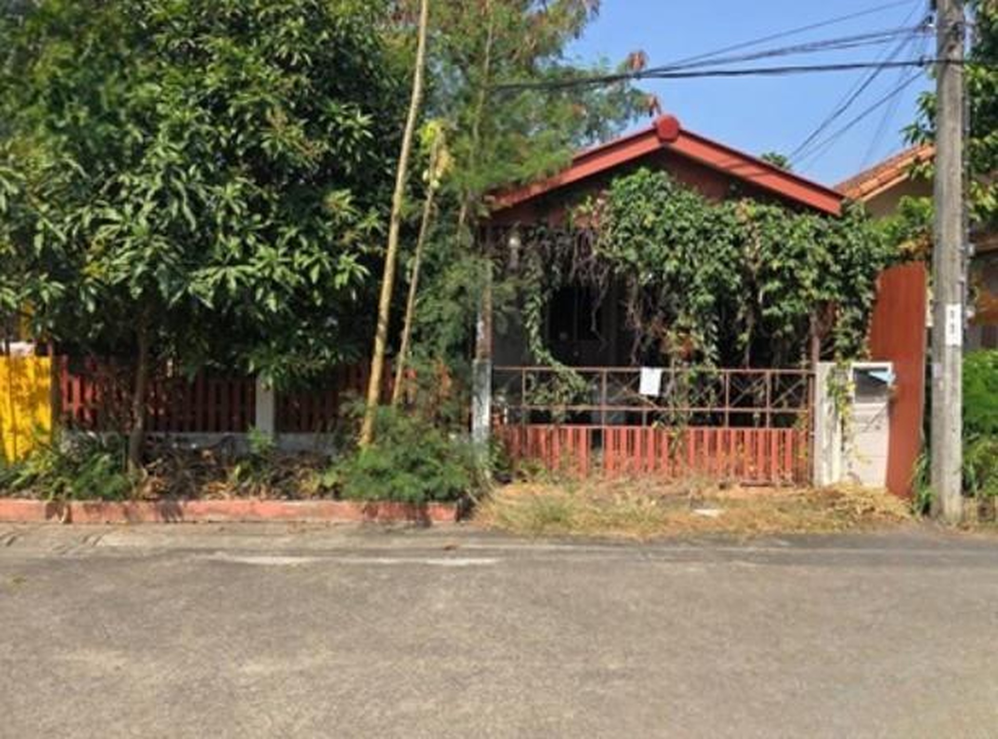 ทรัพย์สถาบันโดย GHB บ้านแฝด วัฒนา 3 ร่วมพัฒนา