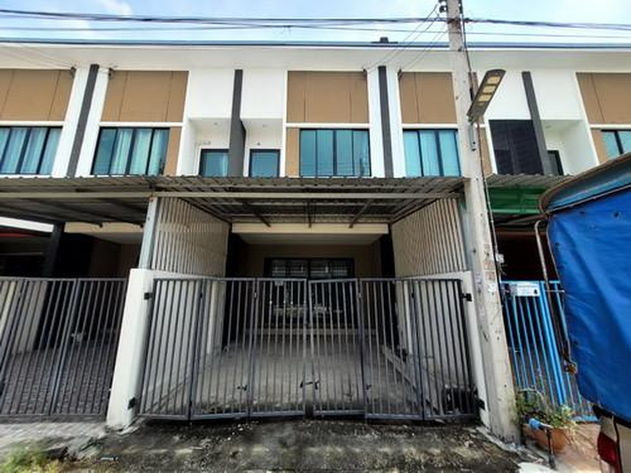 ทรัพย์สถาบันโดย GHB ทาวน์เฮาส์ แคปปิตอลซิตี้ 1 ธัญบุรี-คลอง8