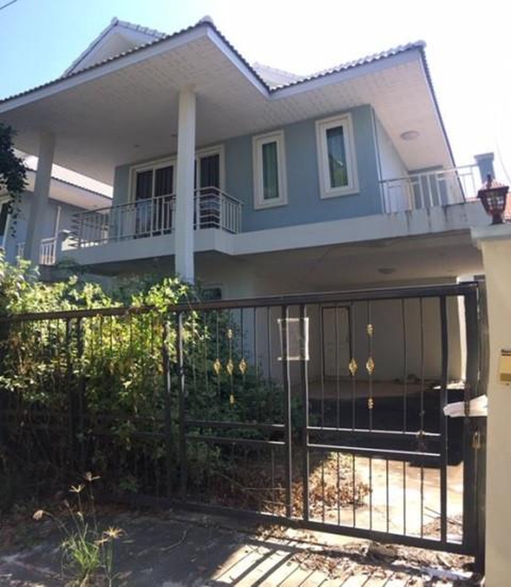 ทรัพย์สถาบันโดย GHB บ้านเดี่ยว 'หมู่บ้านรุ่งทิวาแกรนด์