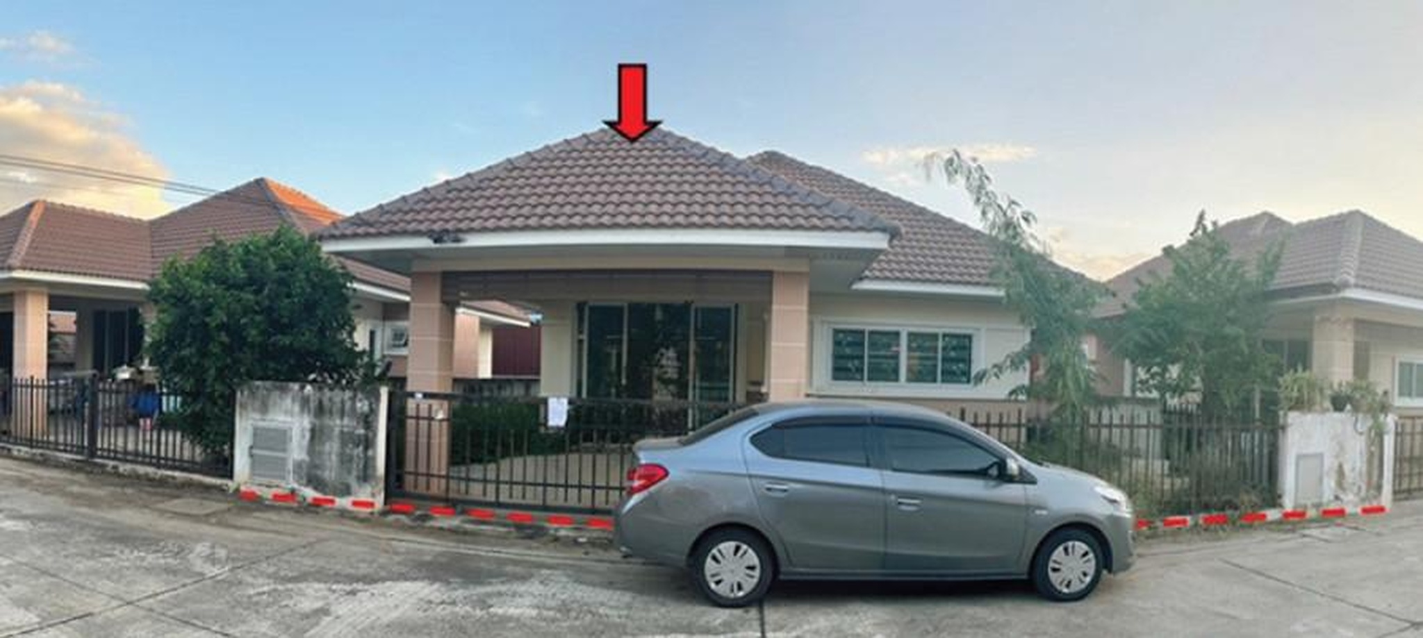 ทรัพย์สถาบันโดย GHB บ้านเดี่ยว เจเจเลควิวปาร์ค