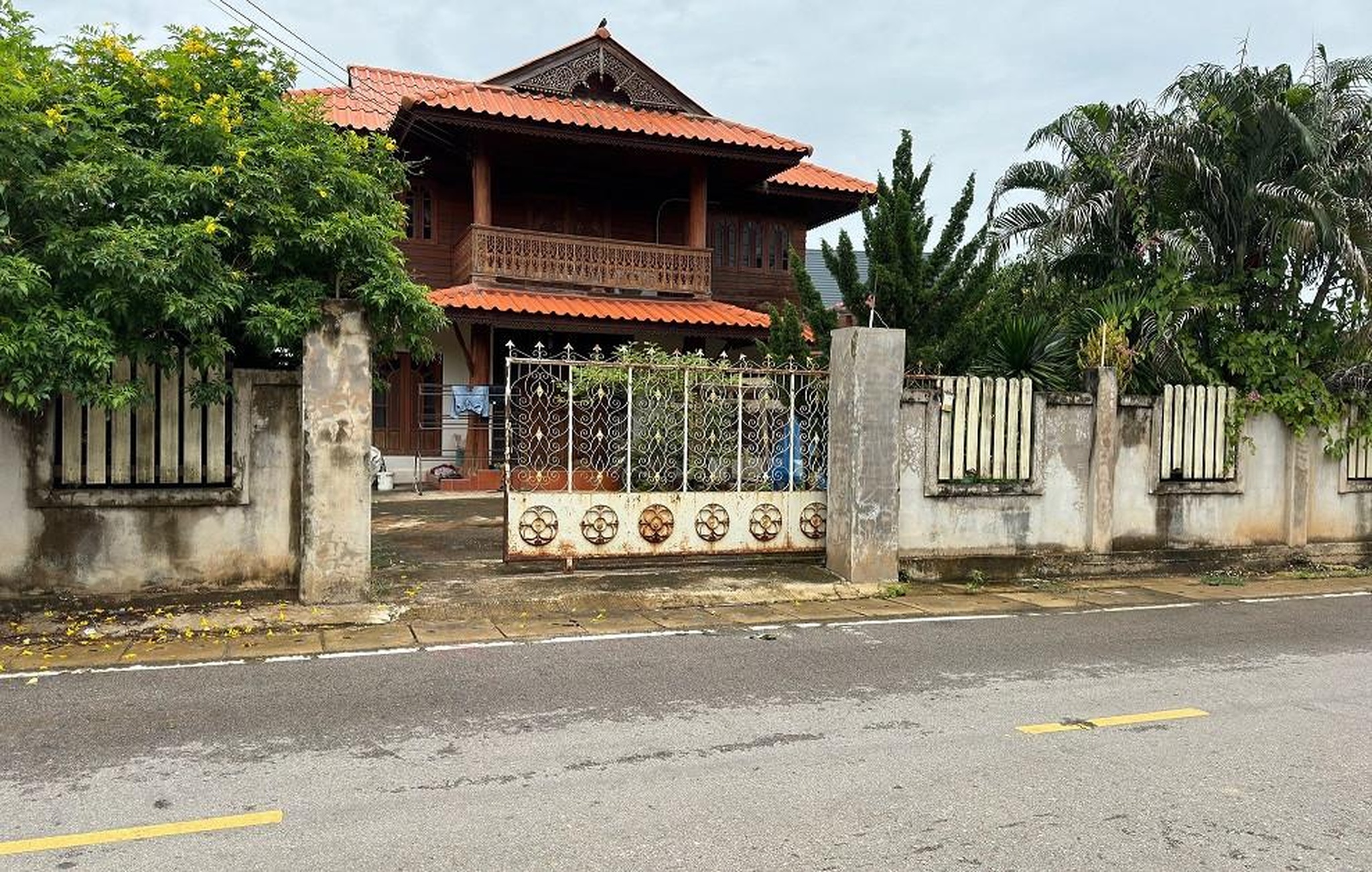 ทรัพย์สถาบันโดย GHB บ้านเดี่ยว แม่คำมีต้นม่วง ม.2