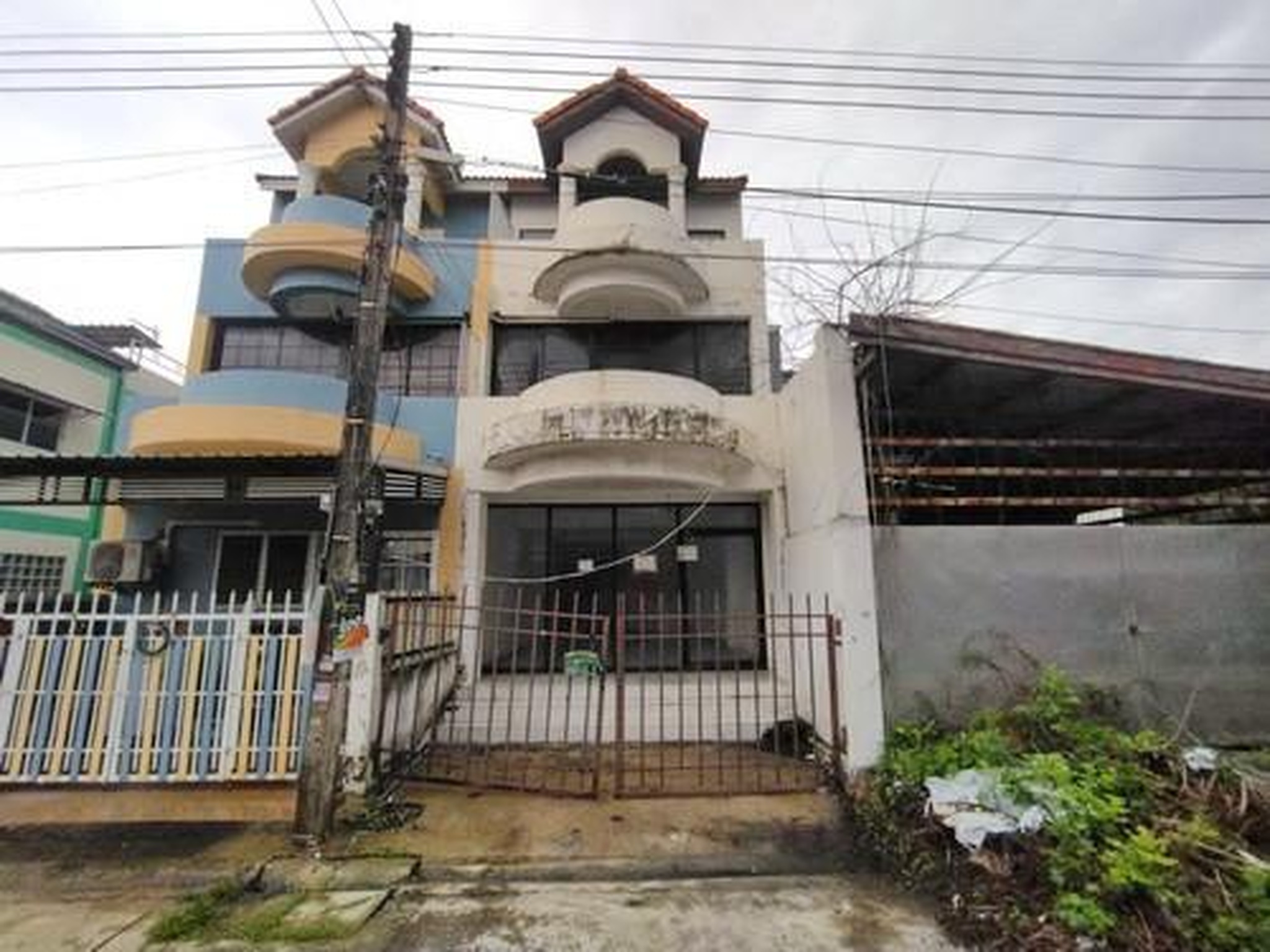 ทรัพย์สถาบันโดย GHB ทาวน์เฮาส์ พรทวีวัฒน์ 1