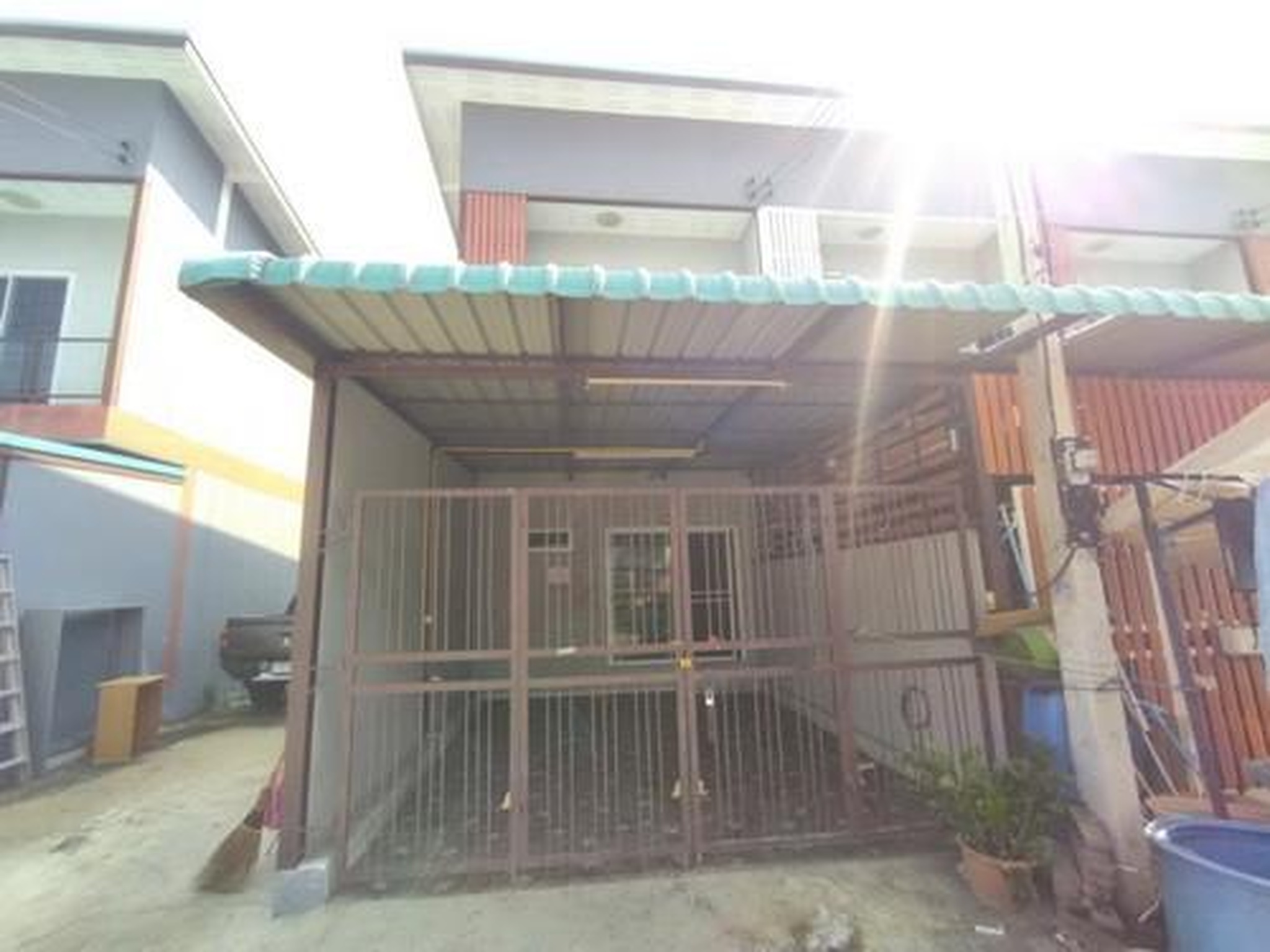 ทรัพย์สถาบันโดย GHB ทาวน์เฮาส์ ฉัตรไพลิน ลาดหลุมแก้ว (Chatrapailin Latlumkaew)