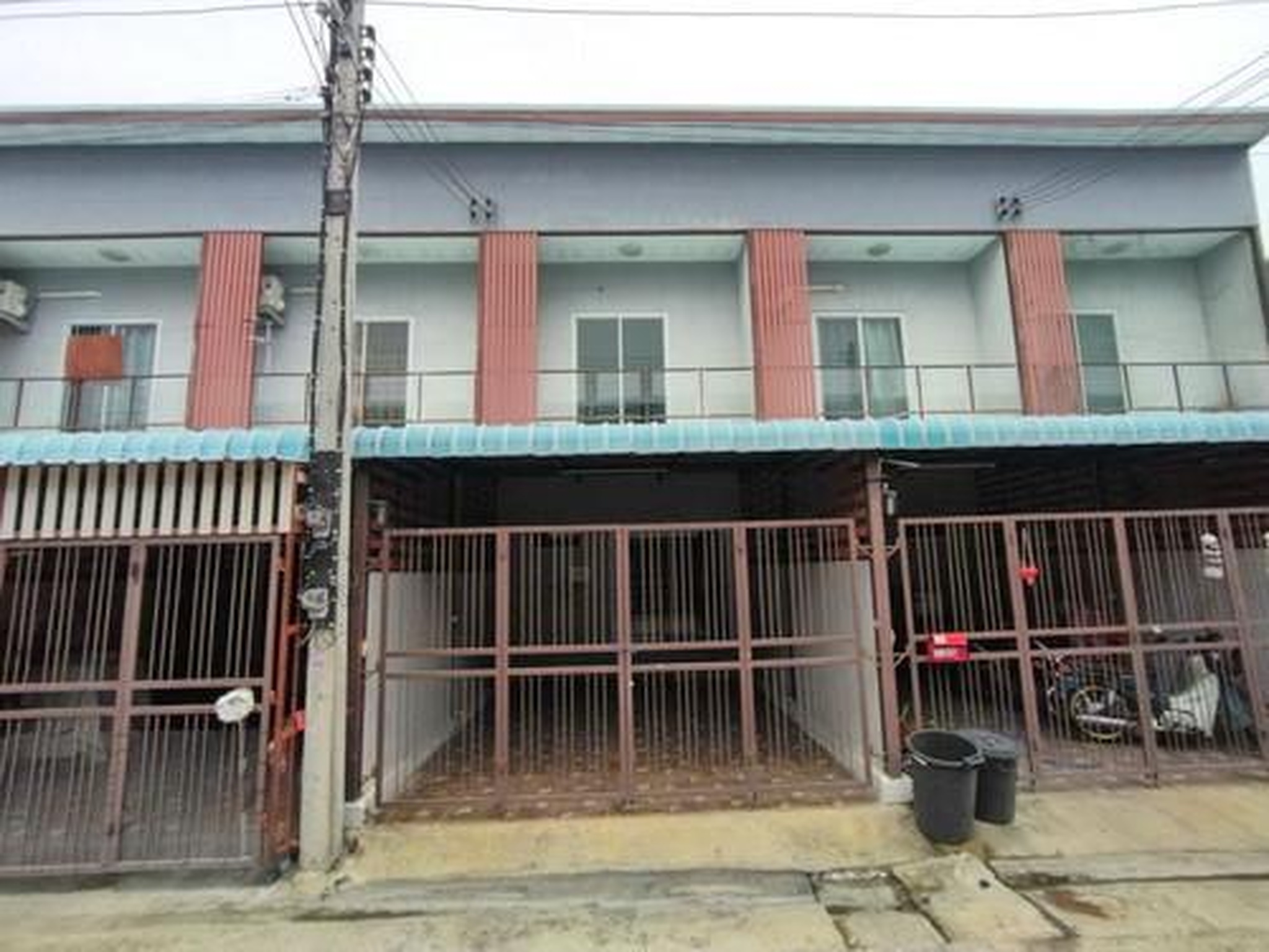 ทรัพย์สถาบันโดย GHB ทาวน์เฮาส์ ฉัตรไพลิน ลาดหลุมแก้ว (Chatrapailin Latlumkaew)