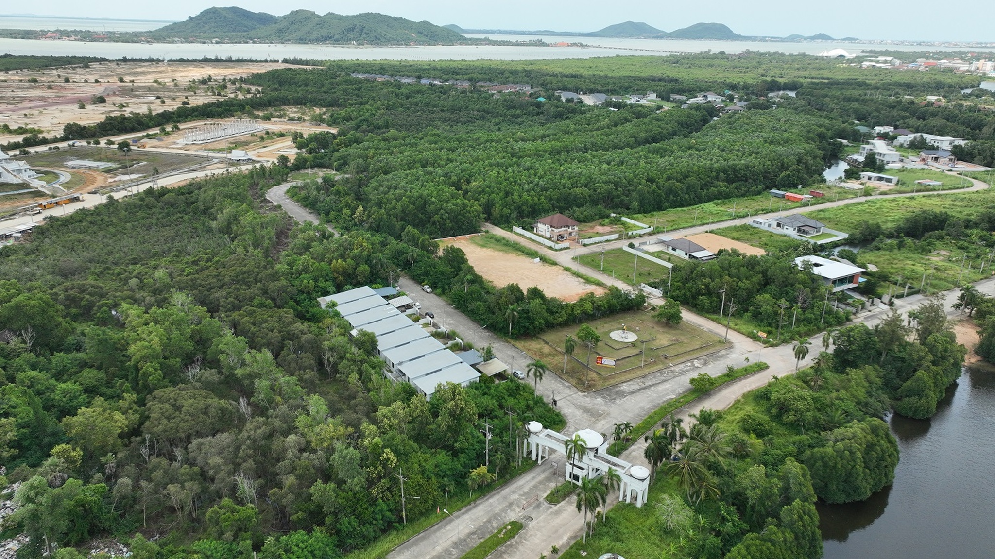 ทรัพย์สถาบันโดย BAM ที่ดิน วงทองเลคไซค์ (Wong Thong Lakeside)